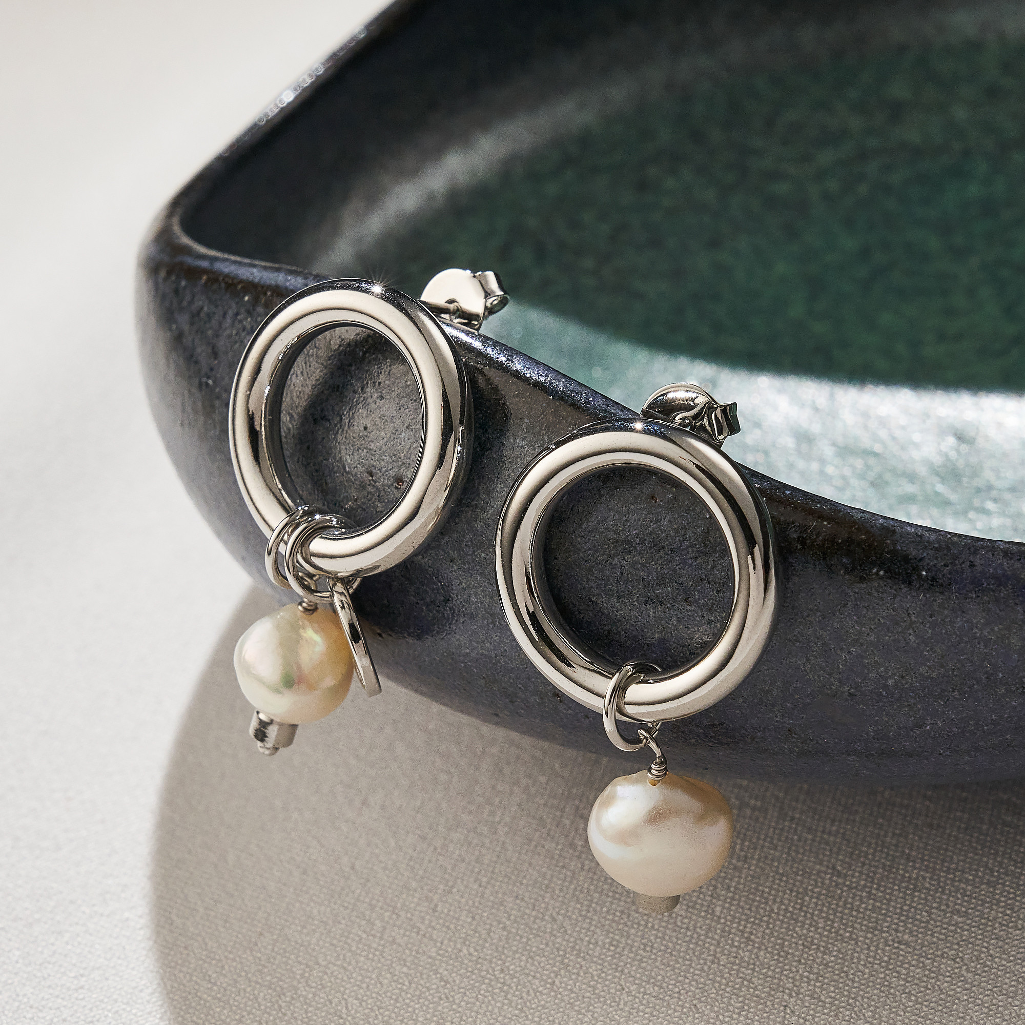 Brinco Alessandra Banho Ródio Branco