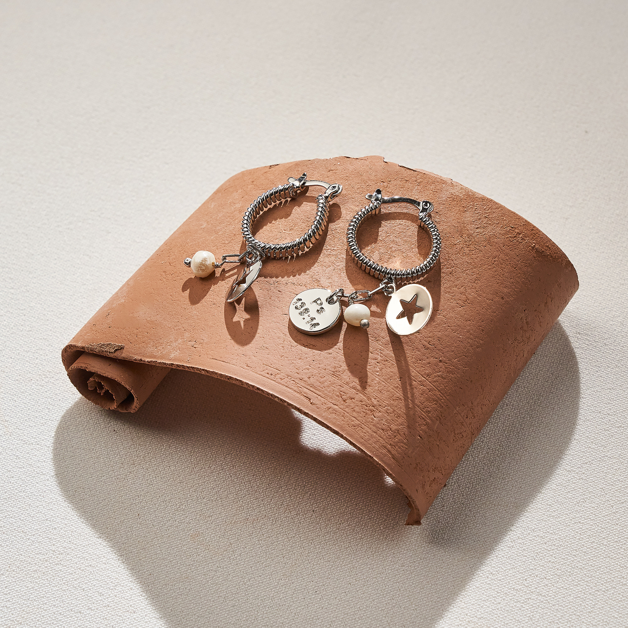 Brinco Cinthia Banho Ródio Branco