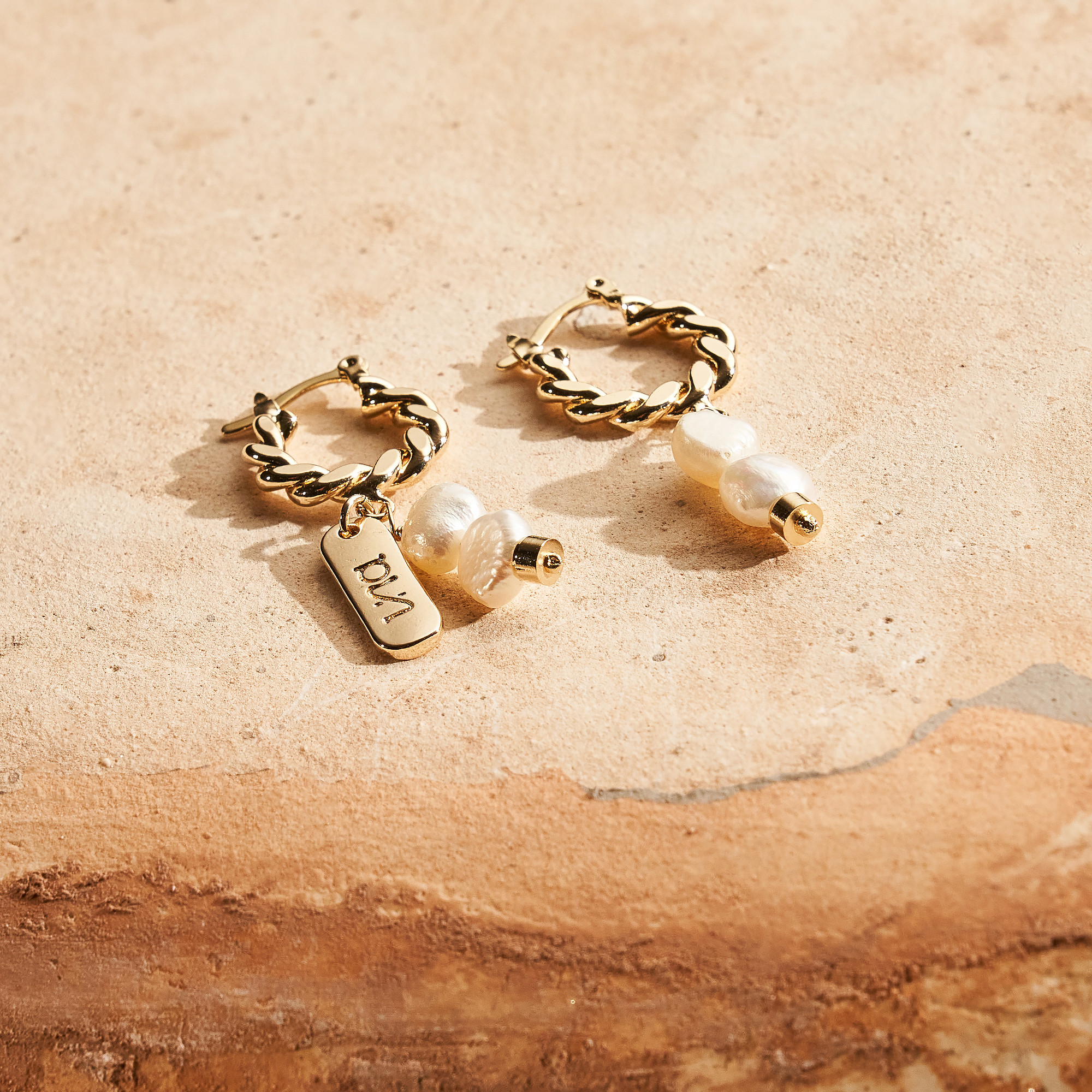 Brinco Linne Banho Ouro 18k