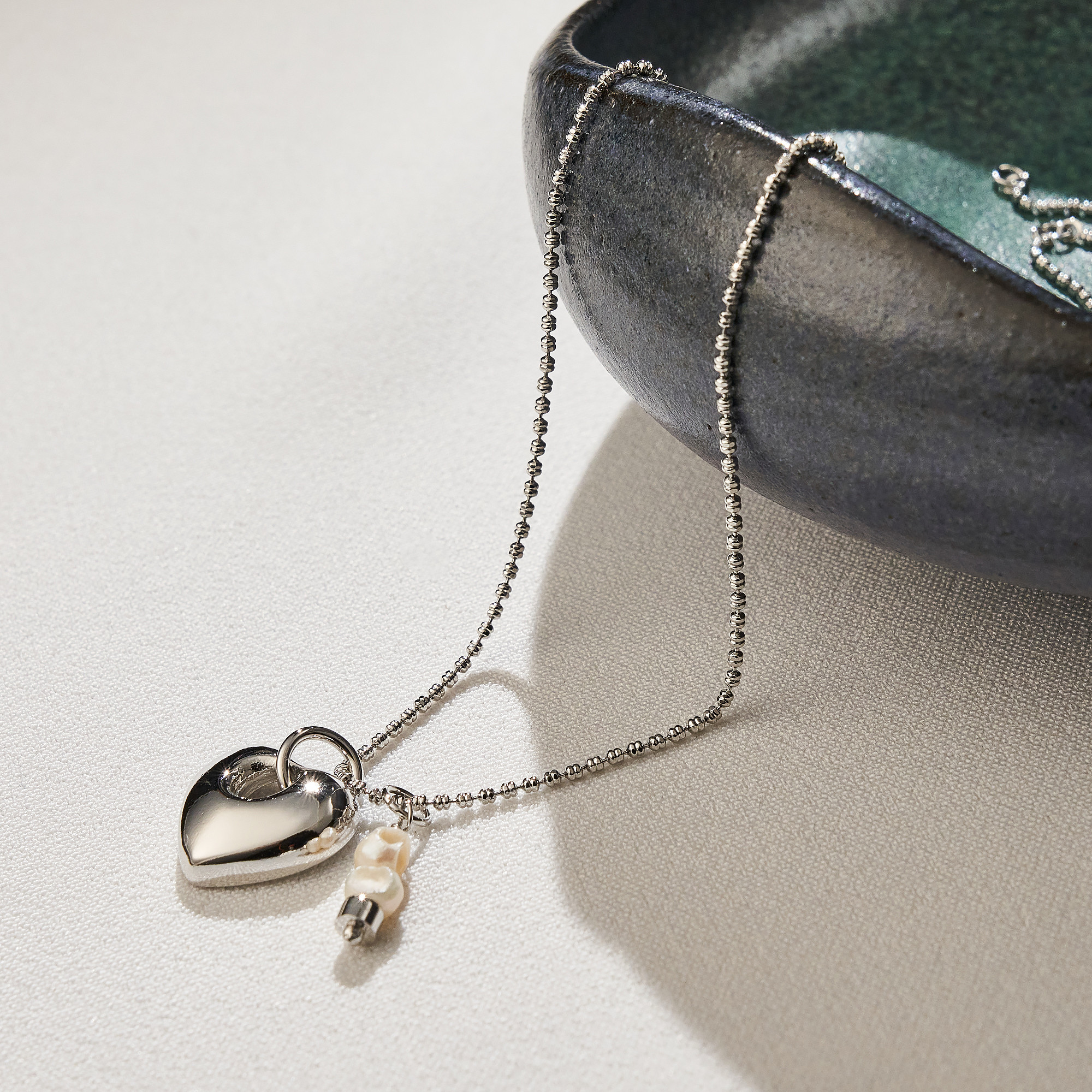 Colar Pamella Banho Ródio Branco