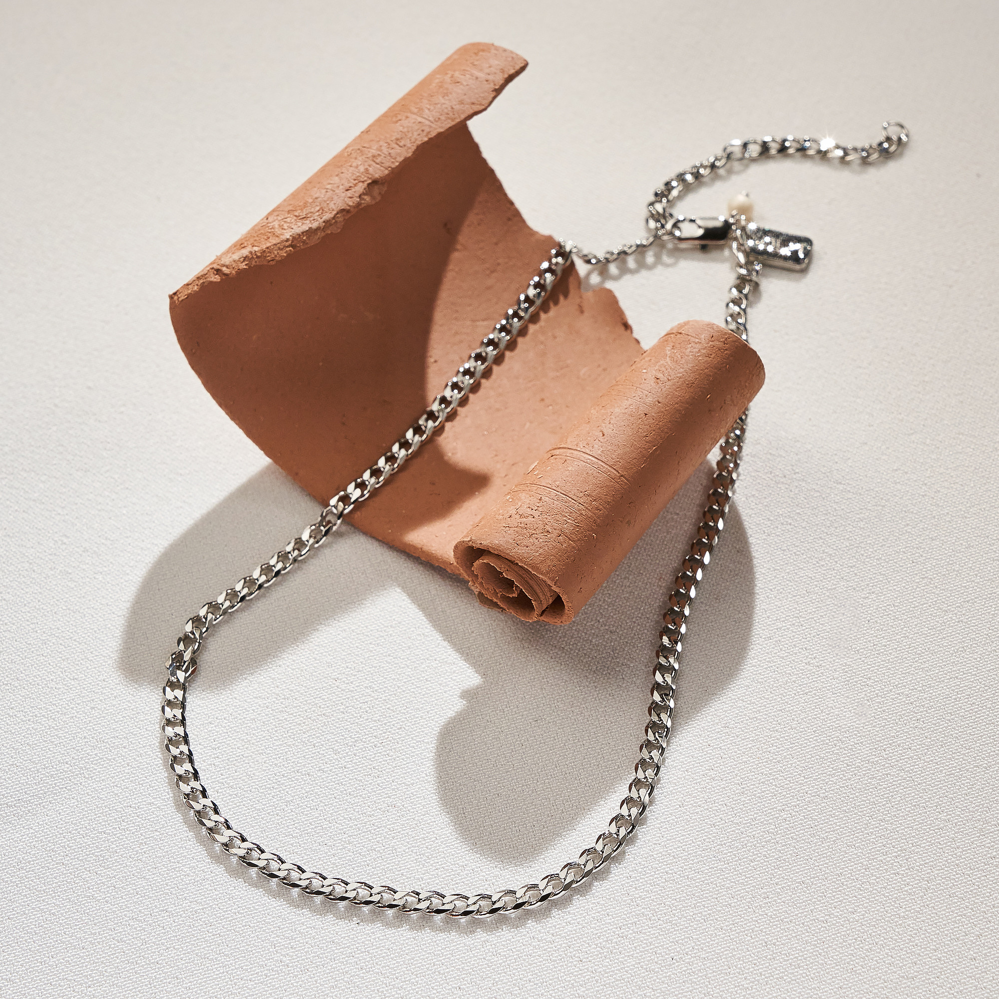 Colar Suely Banho Ródio Branco