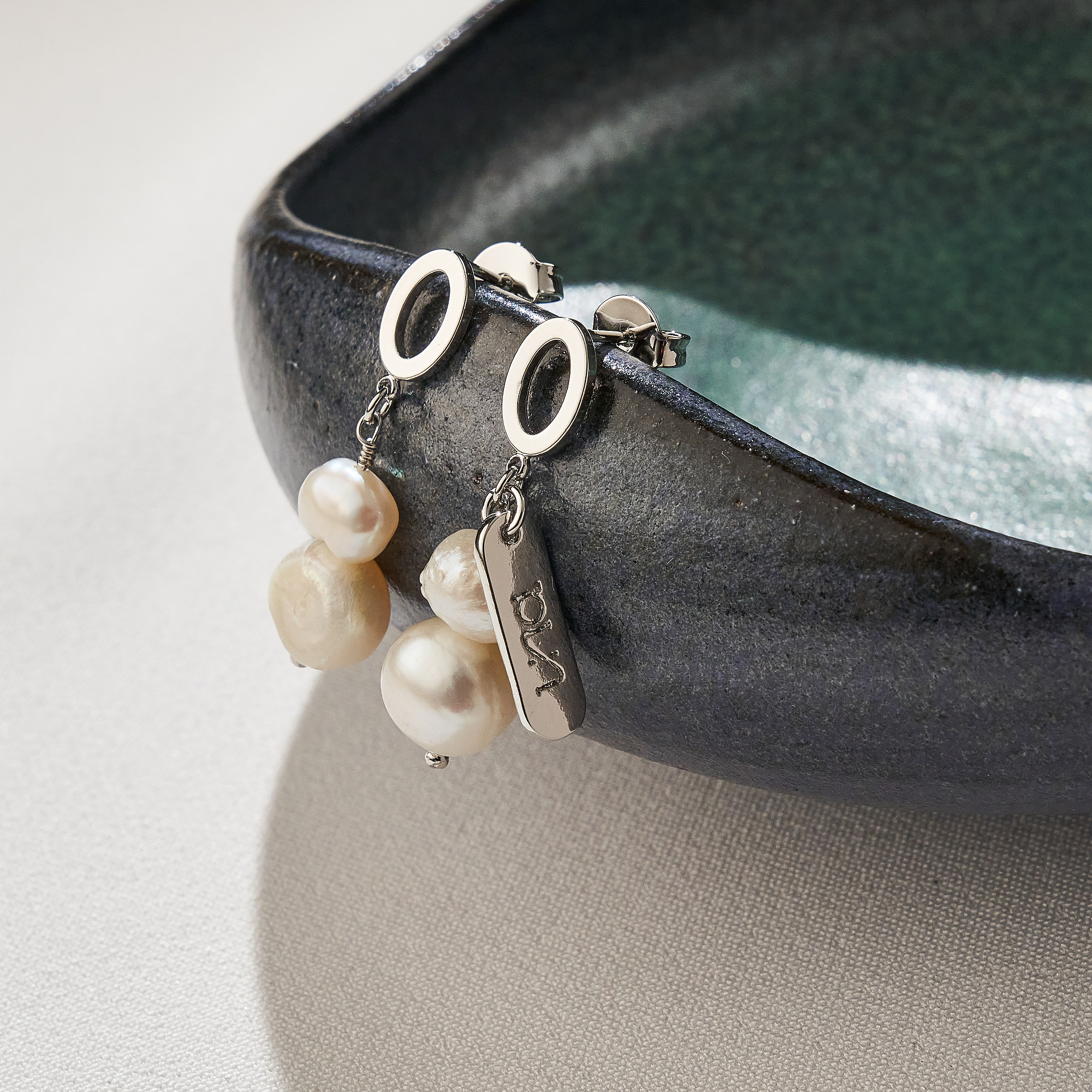 Brinco Han Banho Ródio Branco