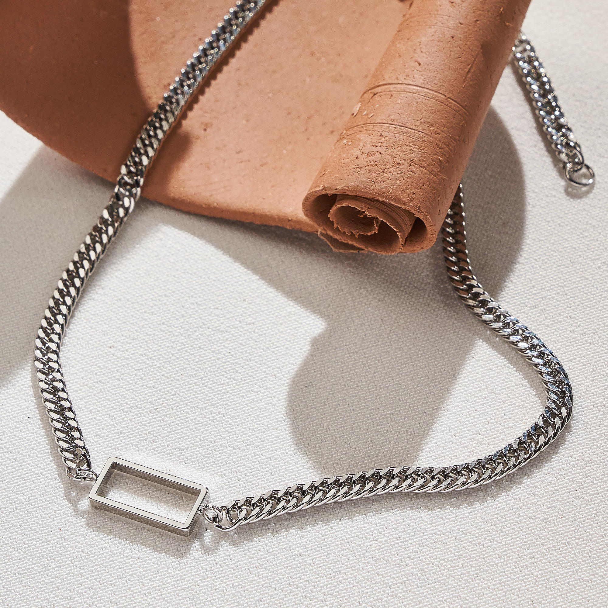 Colar Elaine Banho Ródio Branco