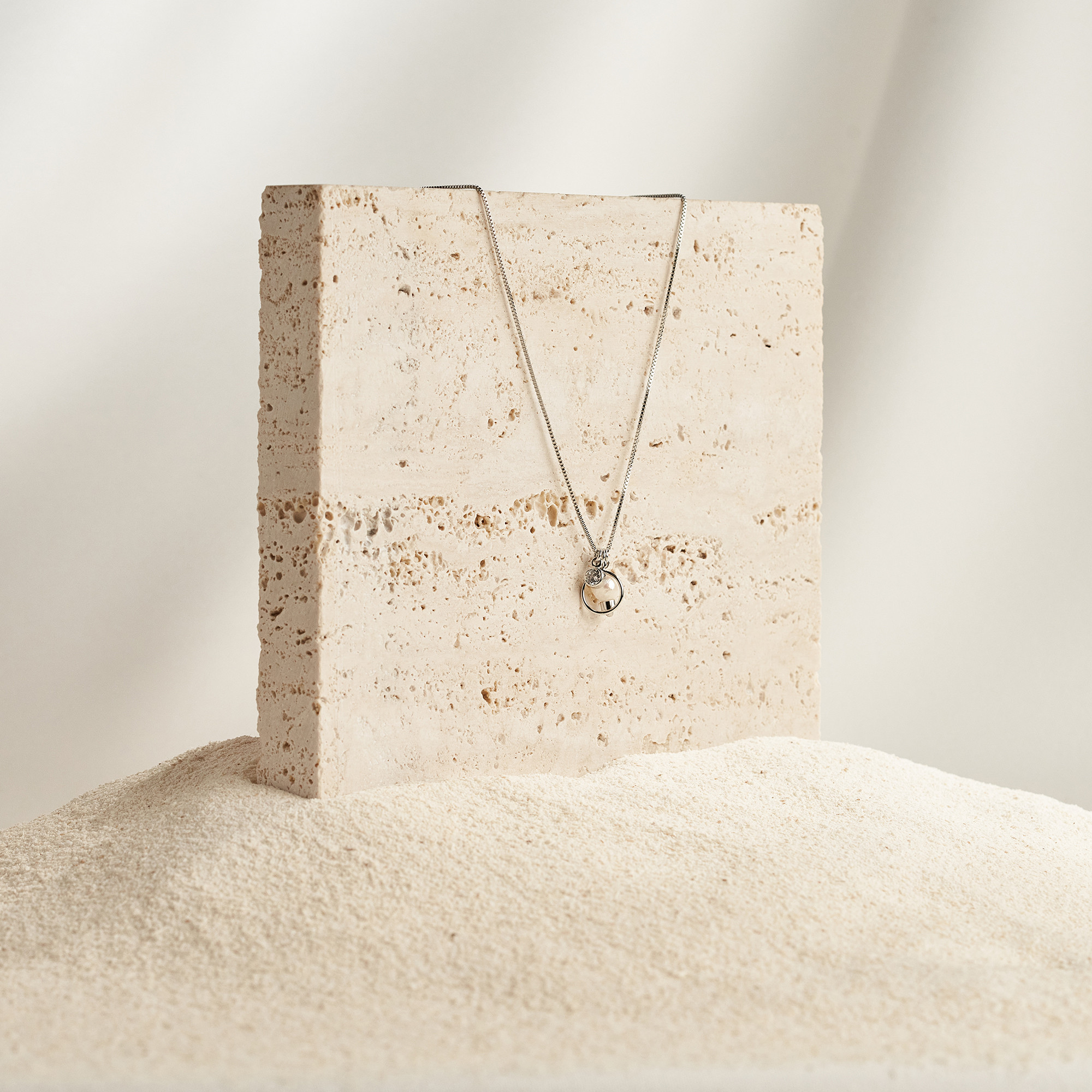 Colar Vitoria Banho Ródio Branco