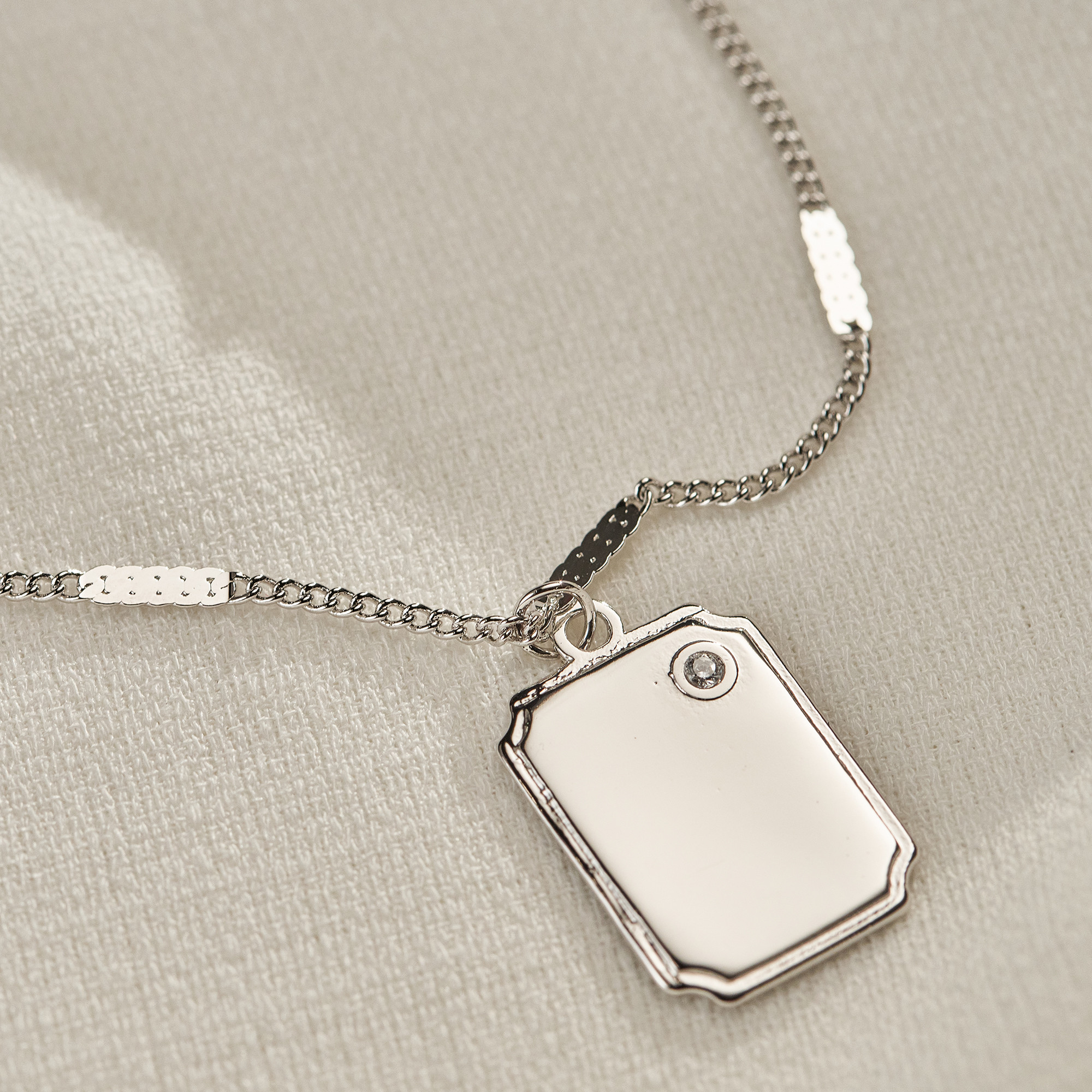 Colar Deia Banho Ródio Branco