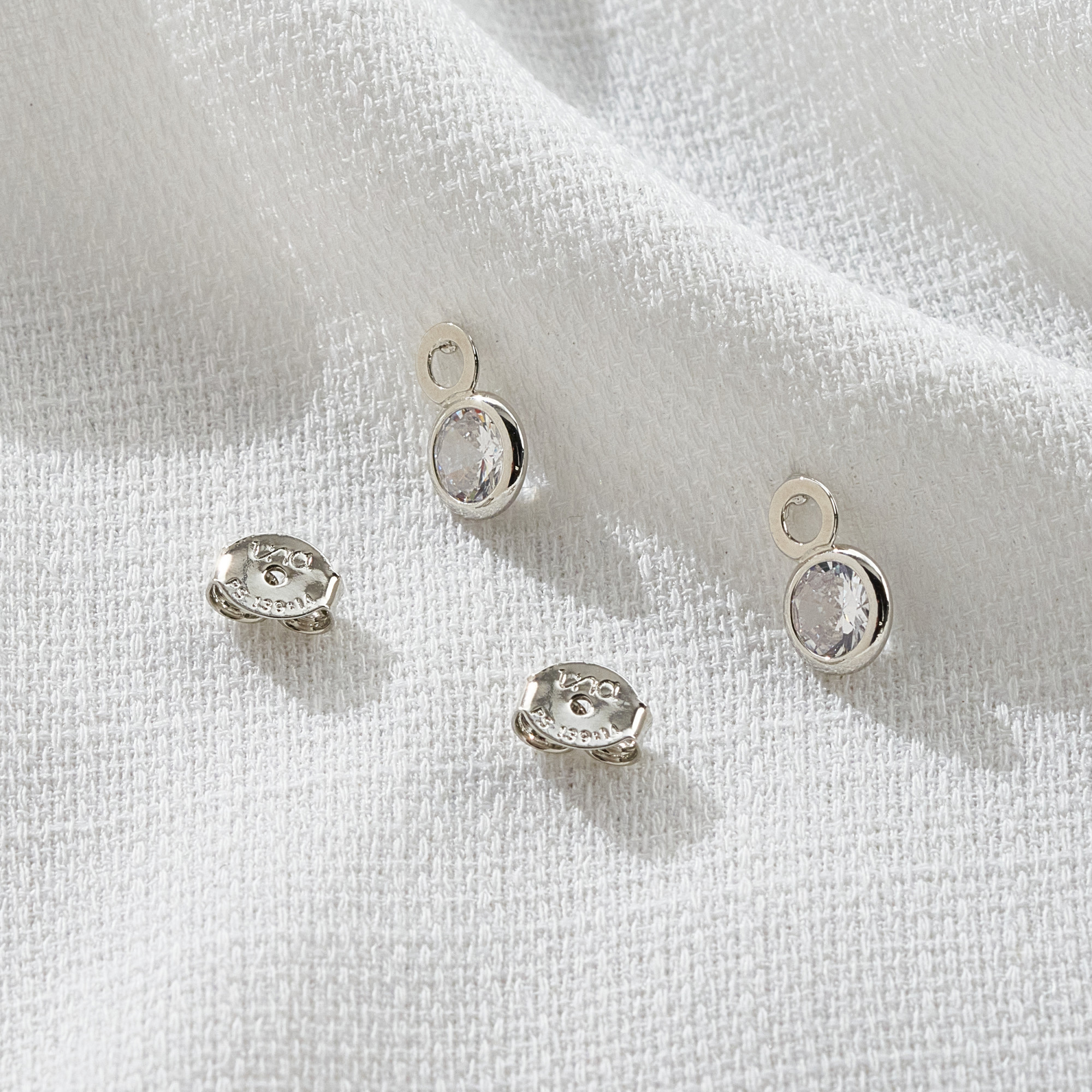 Brinco Soraya Banho Ródio Branco