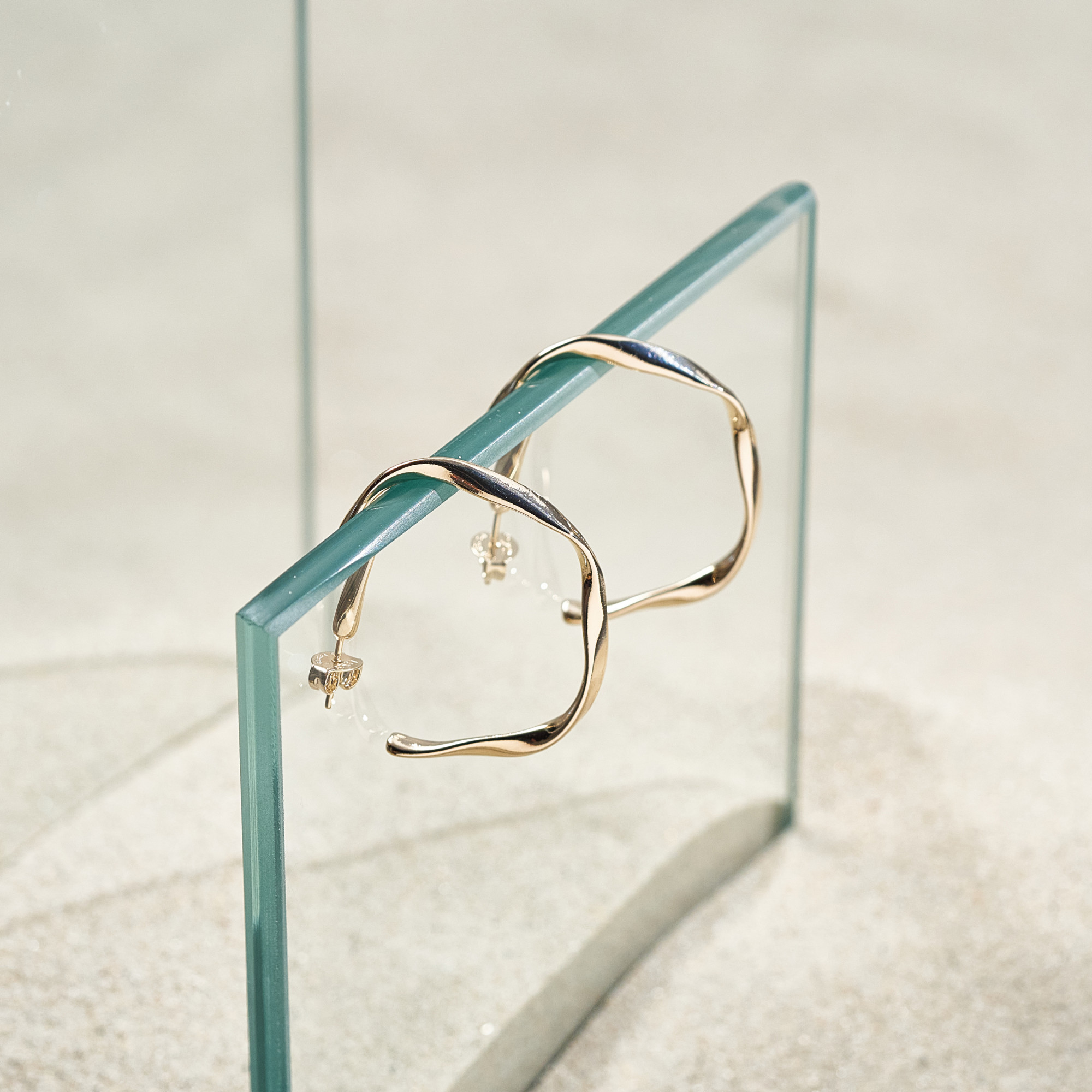 Brinco Zoey Banho Ouro 18k 