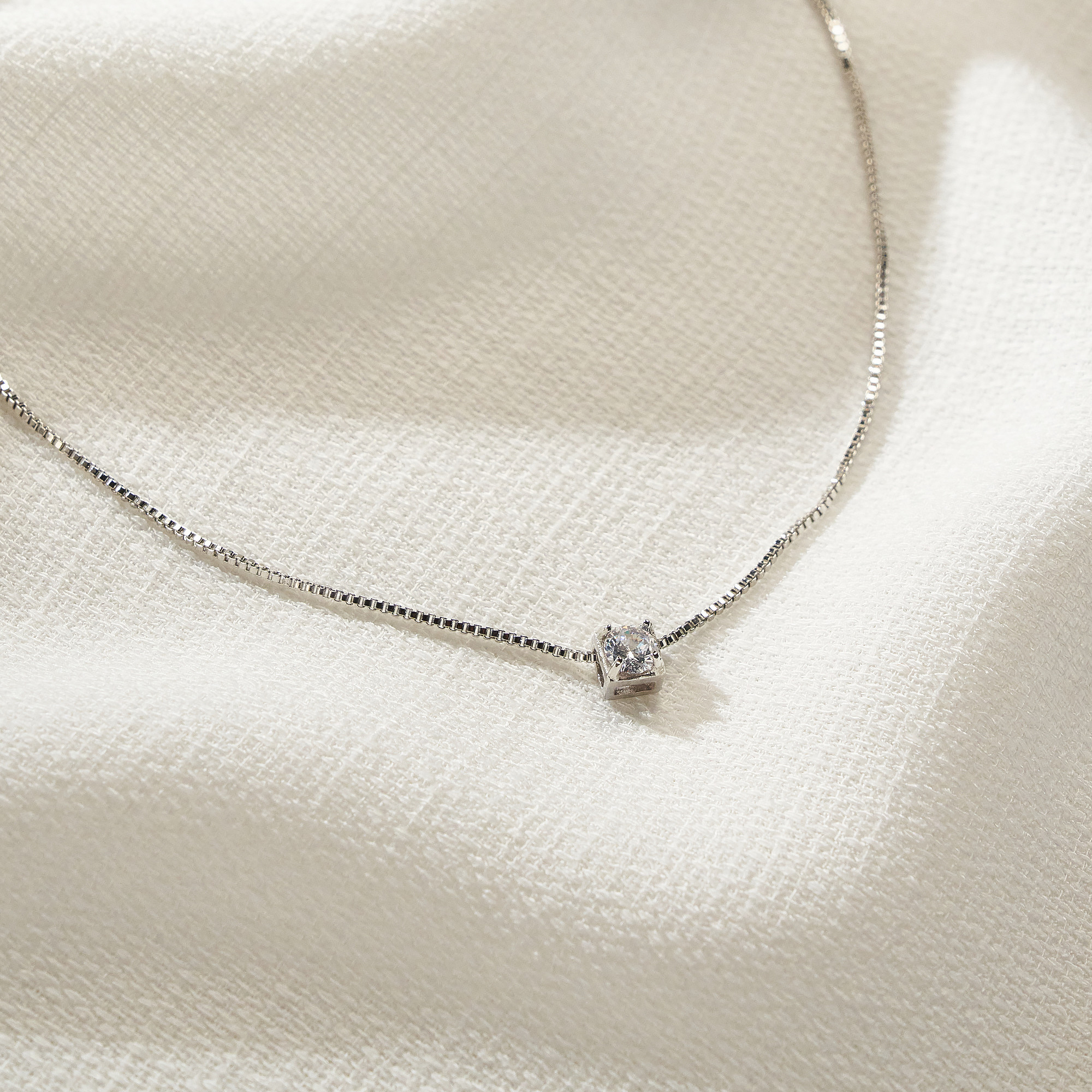 Colar Sasha Banho Ródio Branco