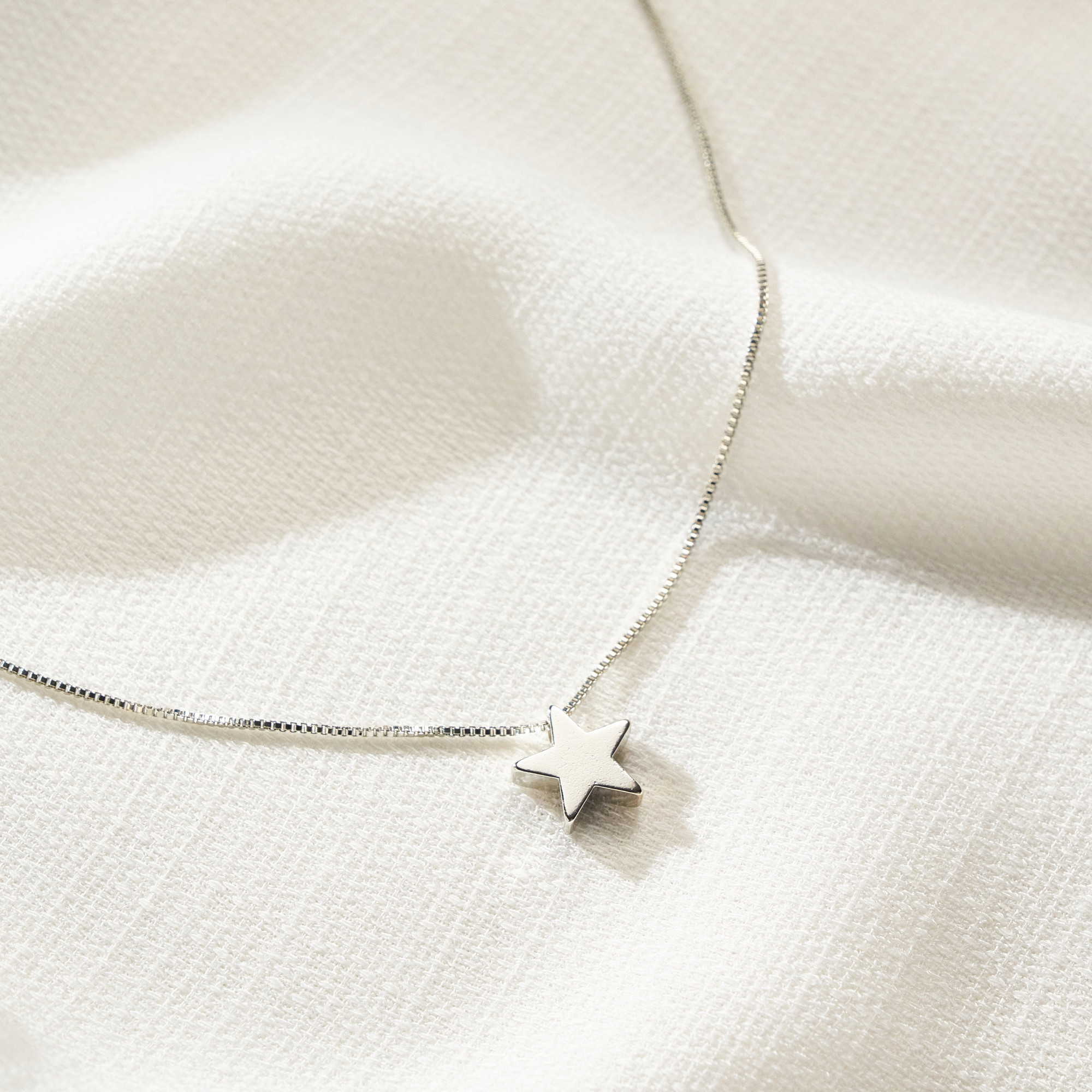 Colar Clara Banho Ródio Branco