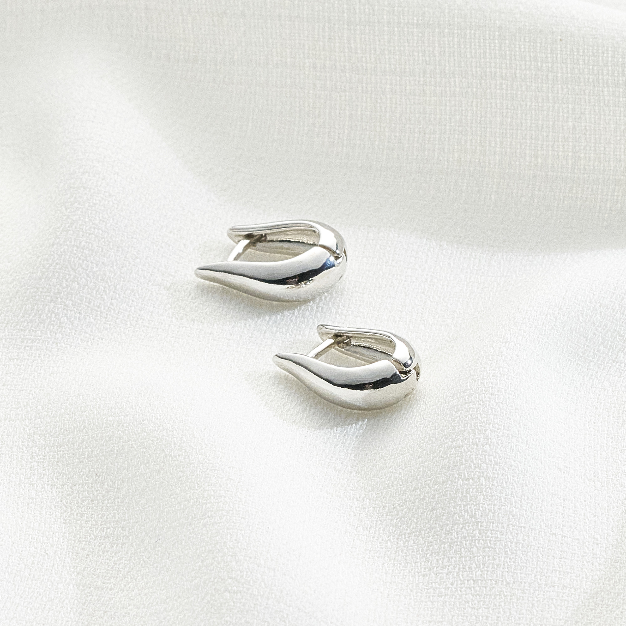 Brinco Madalena Banho Ródio Branco