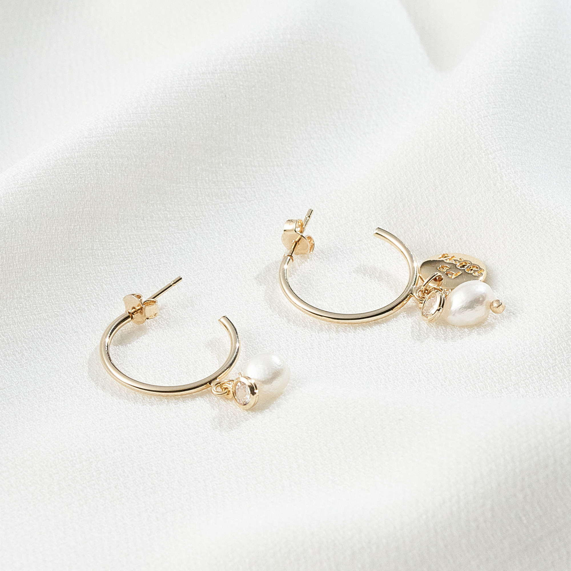 Brinco Capitu Banho Ouro 18k