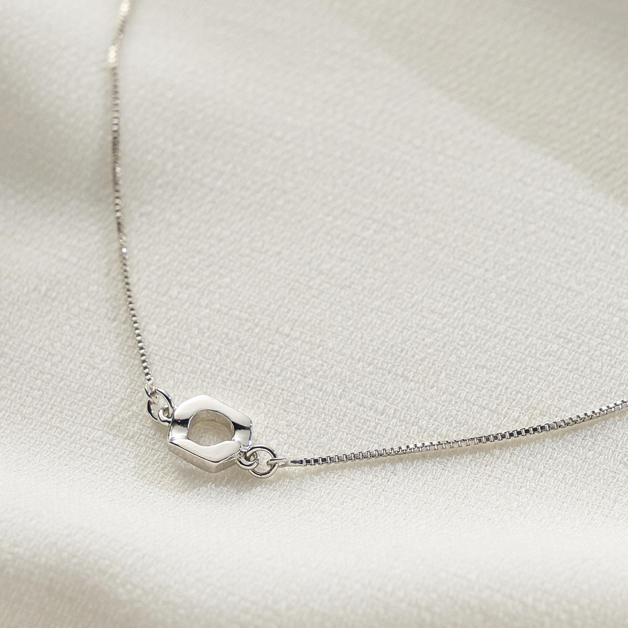 Colar Genevieve Banho Ródio Branco