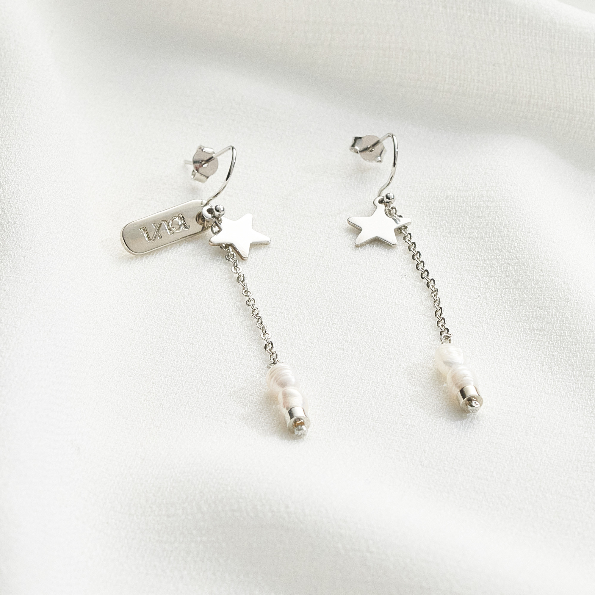 Brinco Anika Banho Ródio Branco