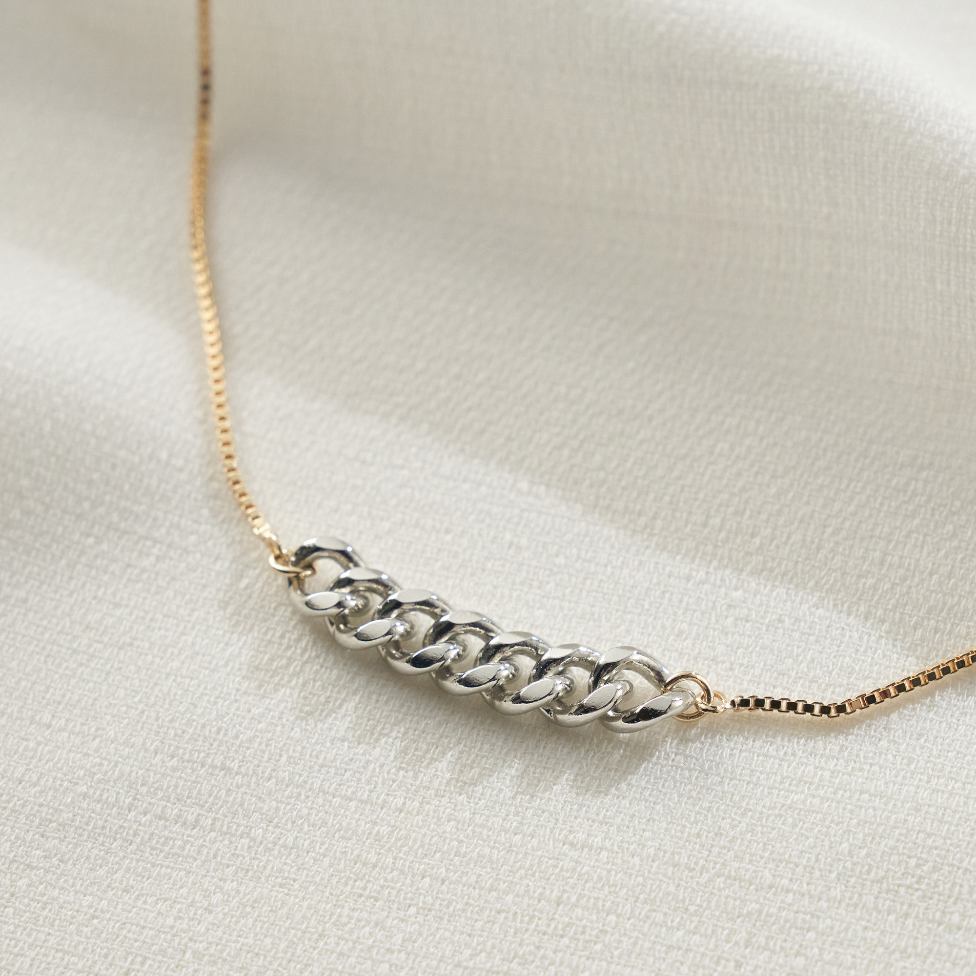 Colar Dafne Banho Ouro 18k e Ródio Branco