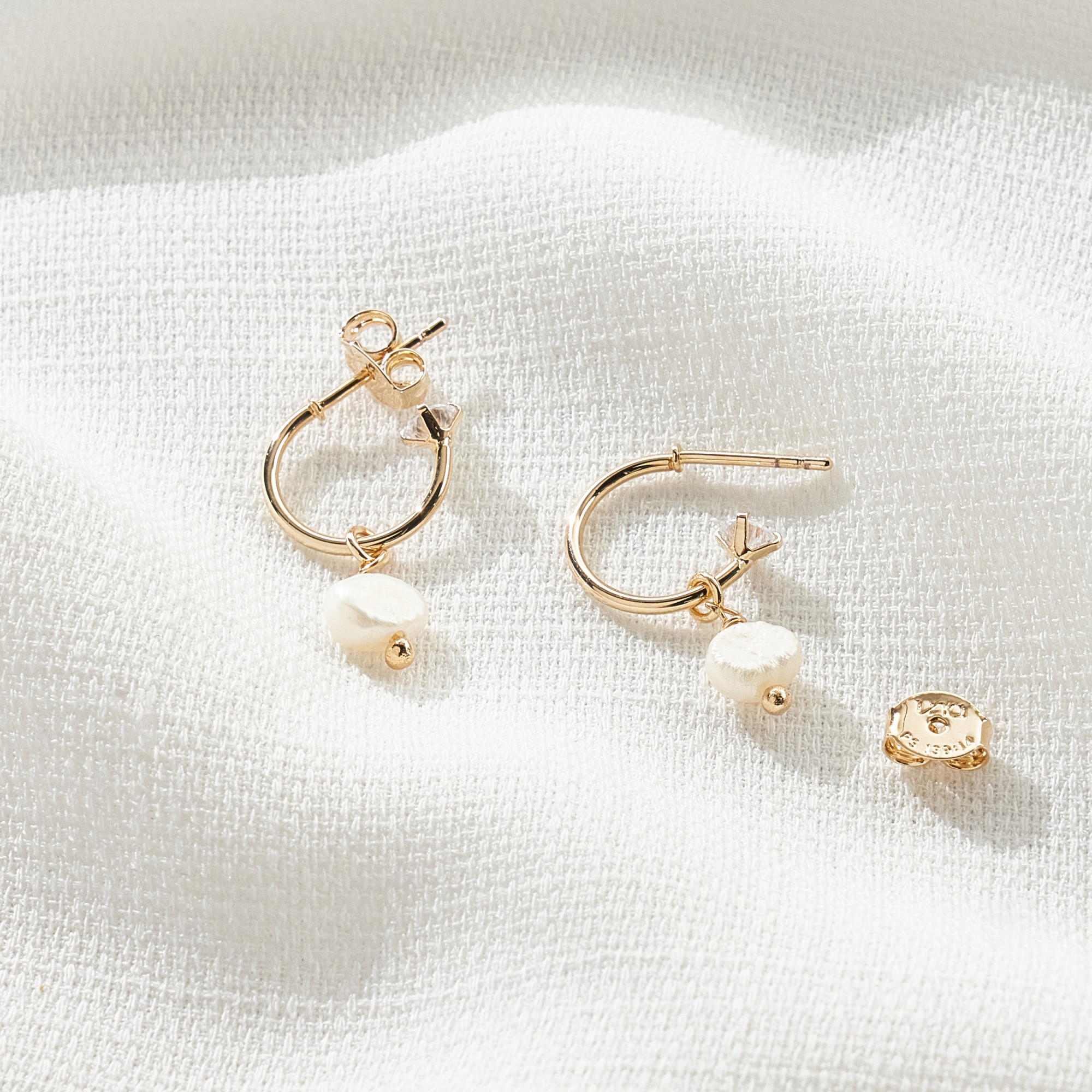 Brinco Charlotte Banho Ouro 18k 