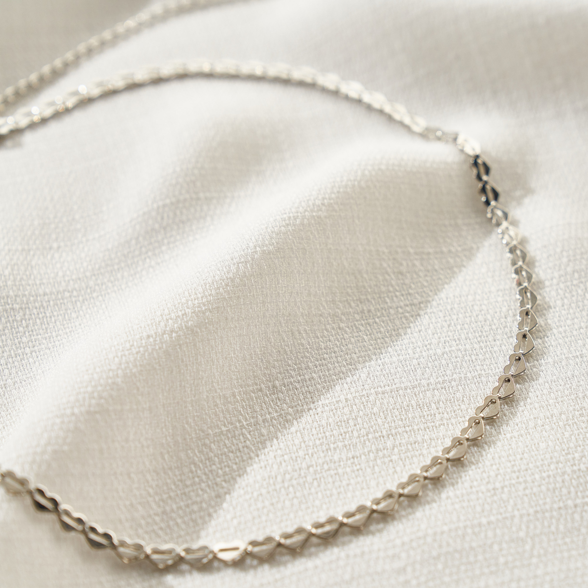 Colar Aram Banho Ródio Branco