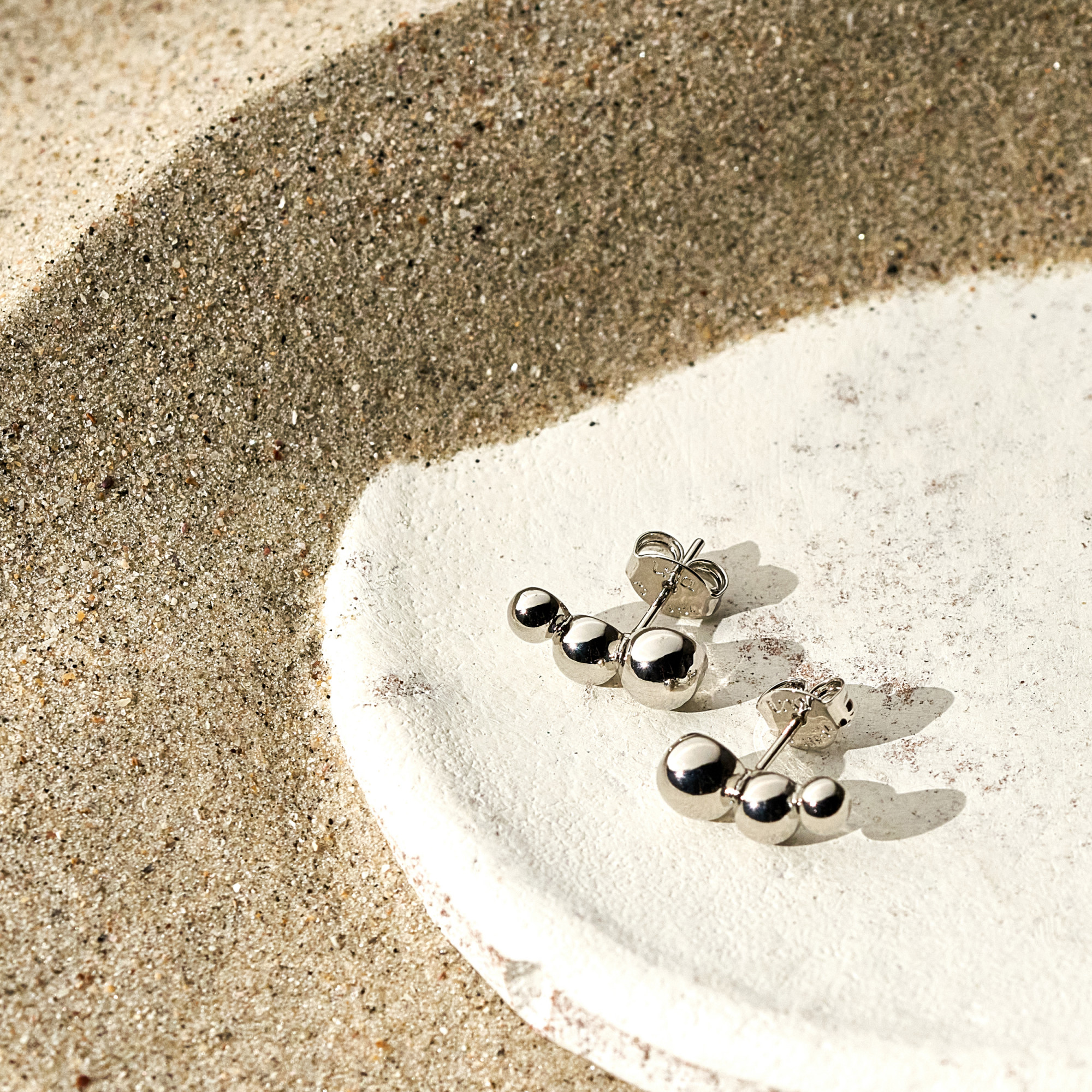 Brinco Dilma Banho Ródio Branco