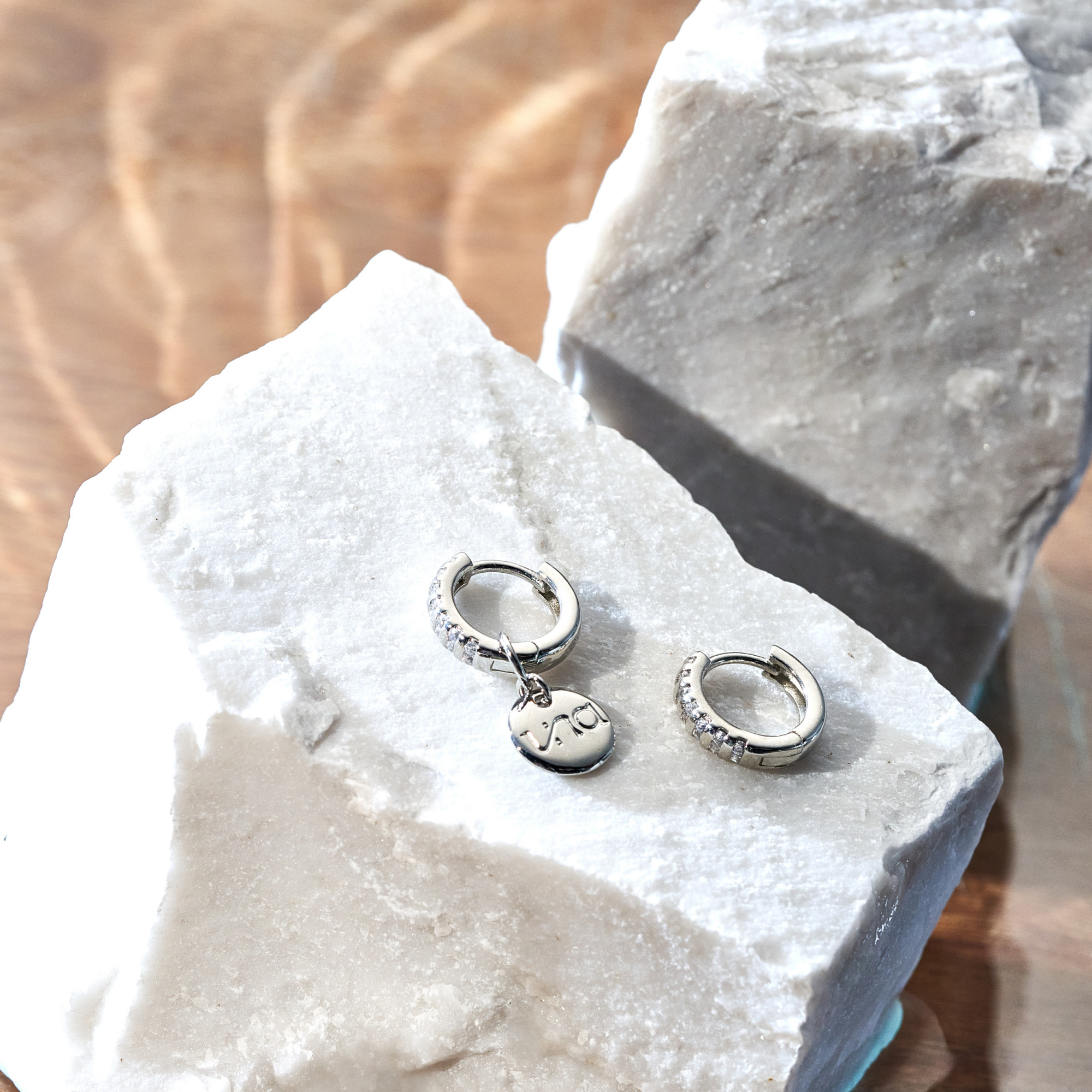 Brinco Consuelo Banho Ródio Branco