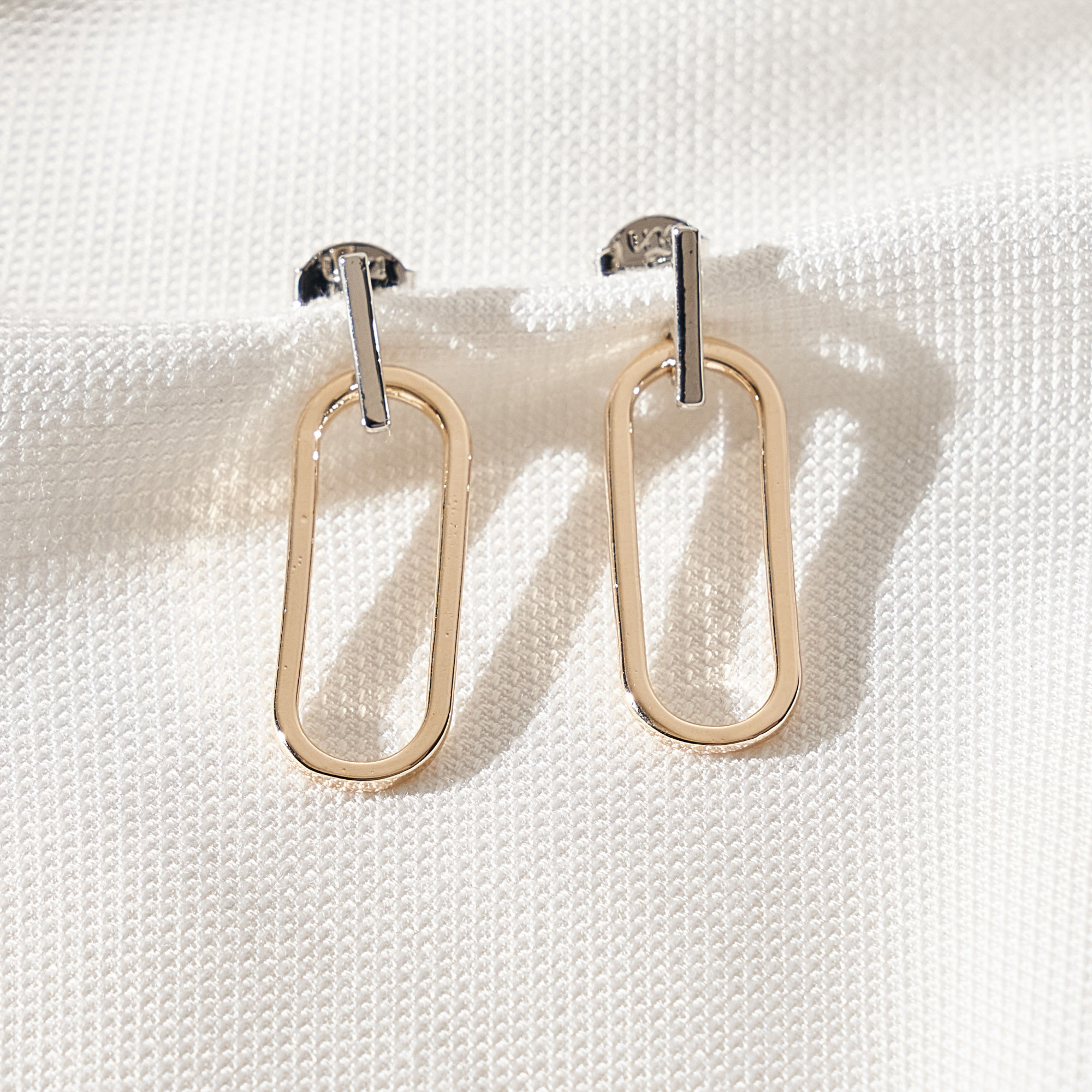 Brinco Marli Banho Ouro 18k e Ródio Branco