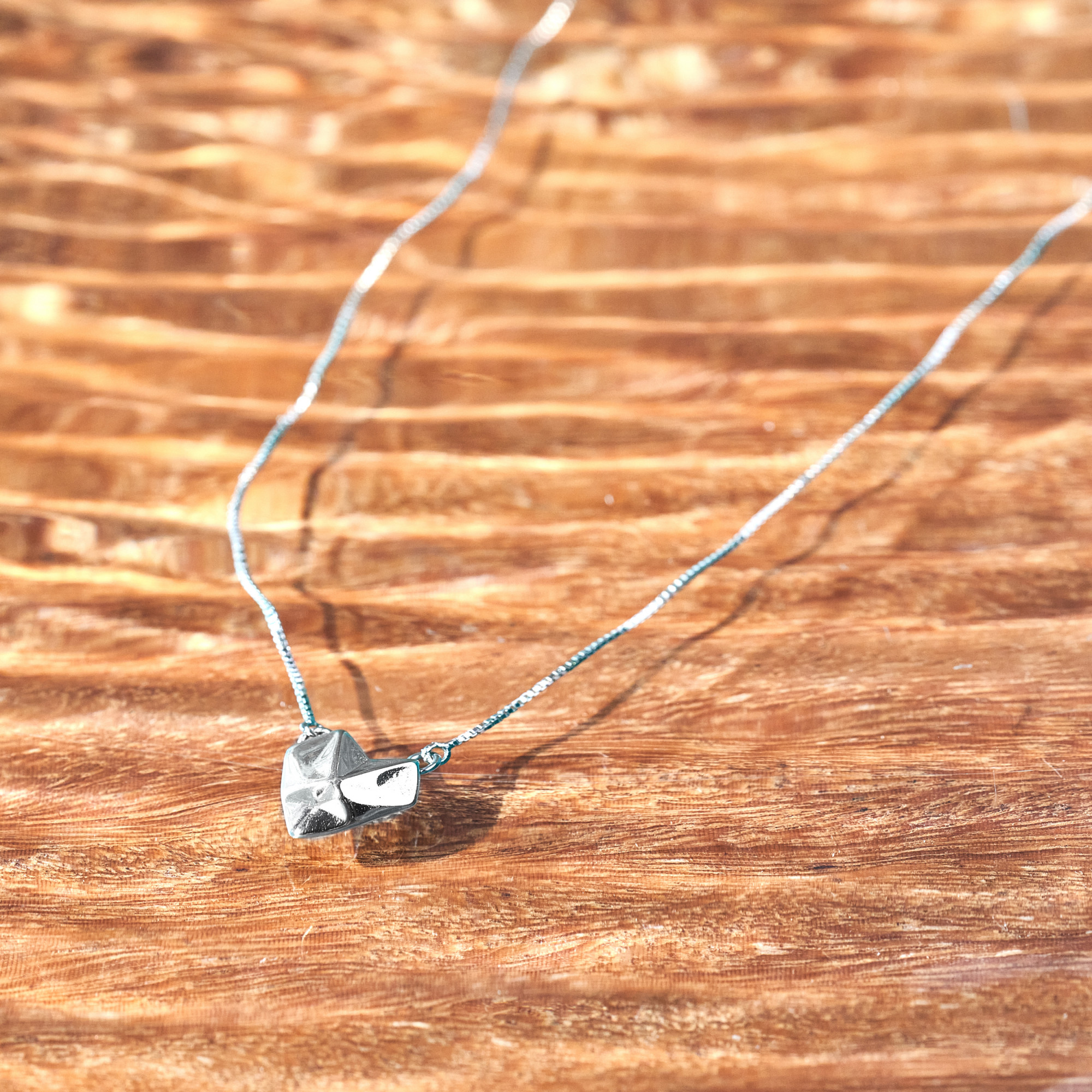 Colar Petrina Banho Ródio Branco