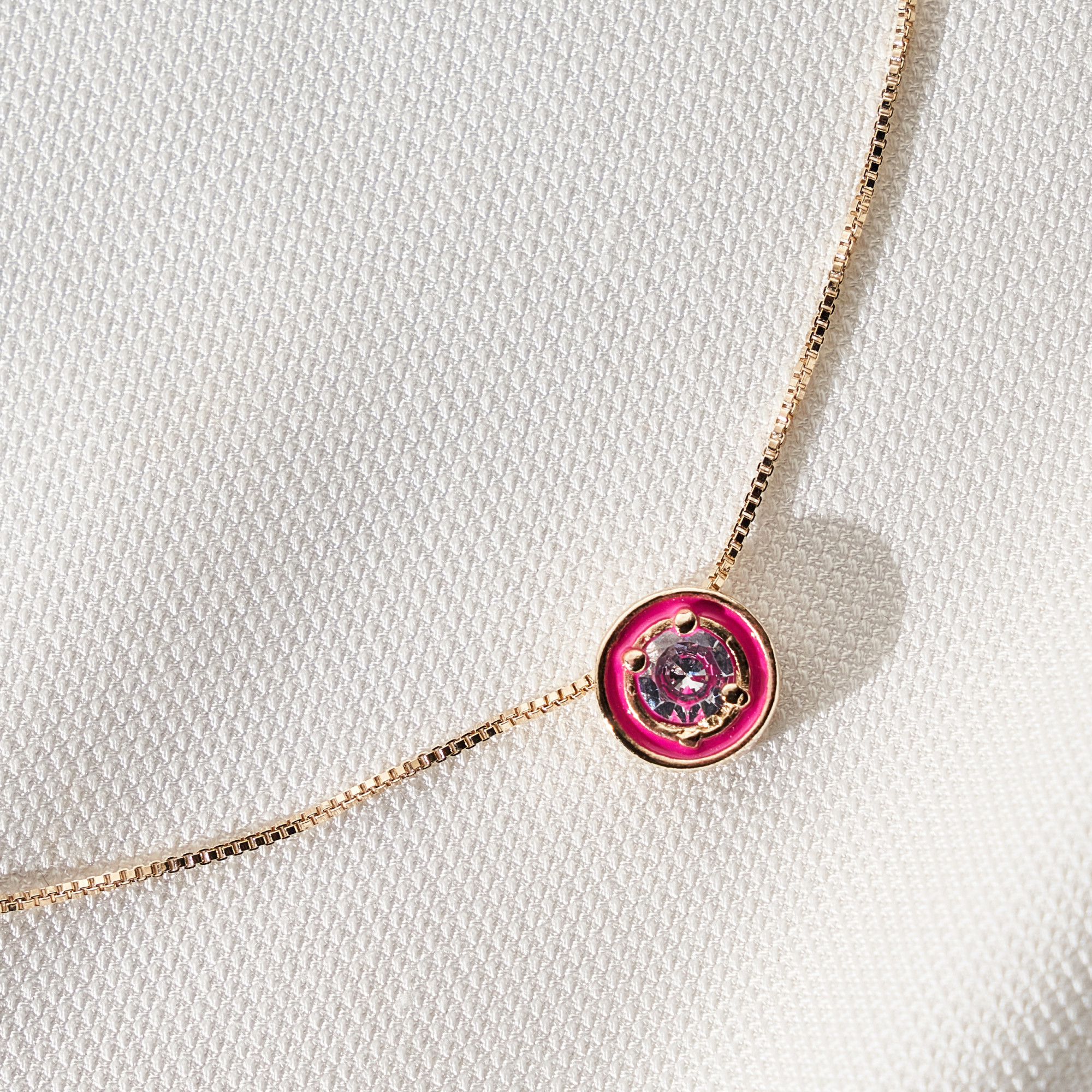 Colar Lici Resina Pink Banho Ouro 18k