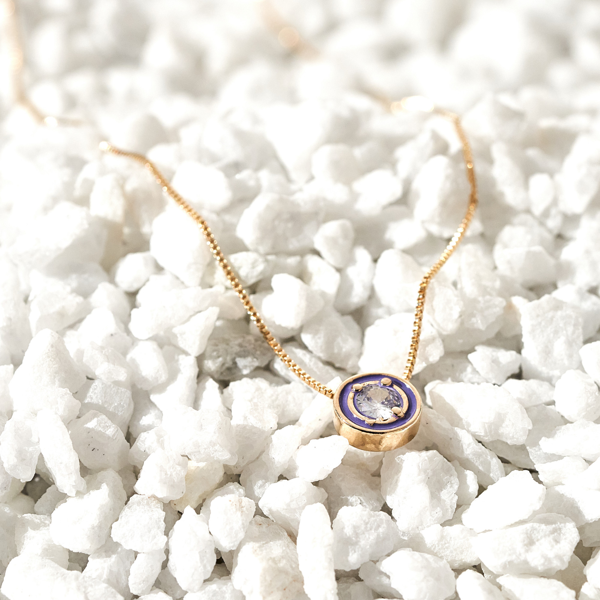 Colar Lici Resina Violeta Banho Ouro 18k