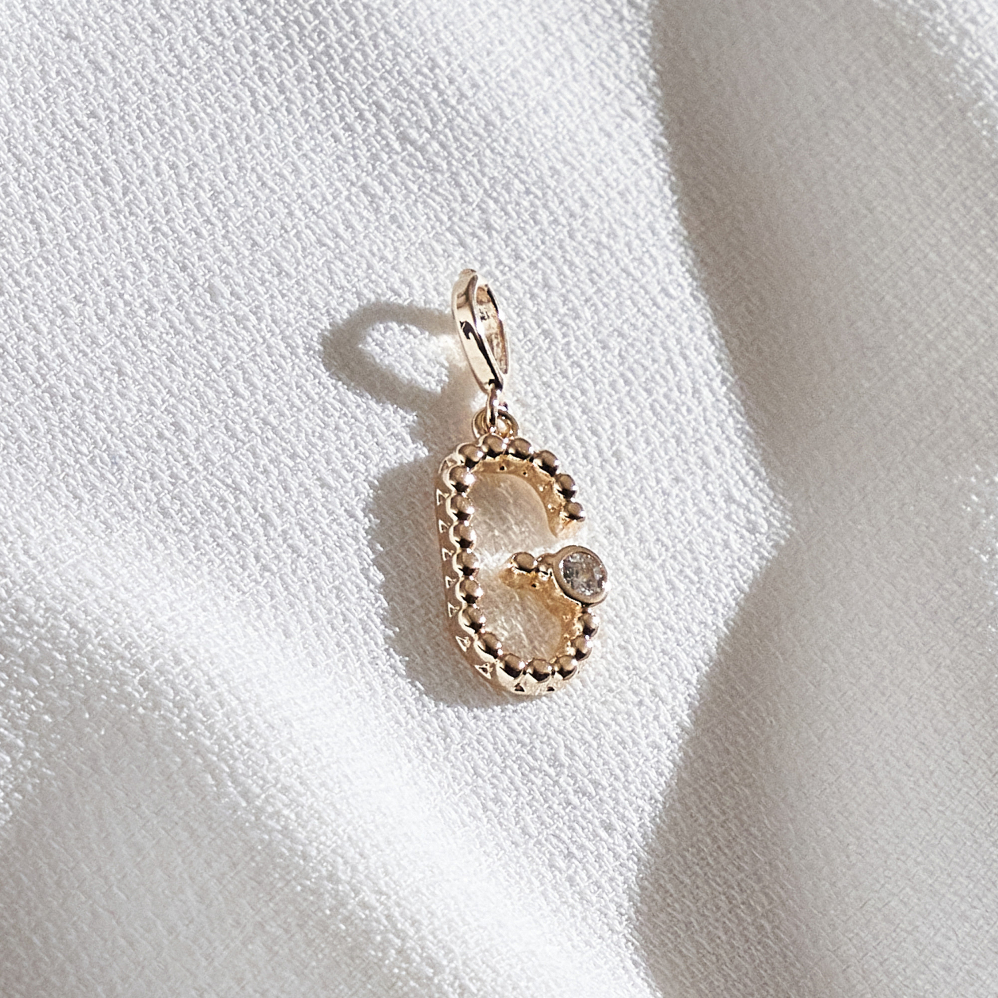 Pingente Dasha G Banho Ouro 18k