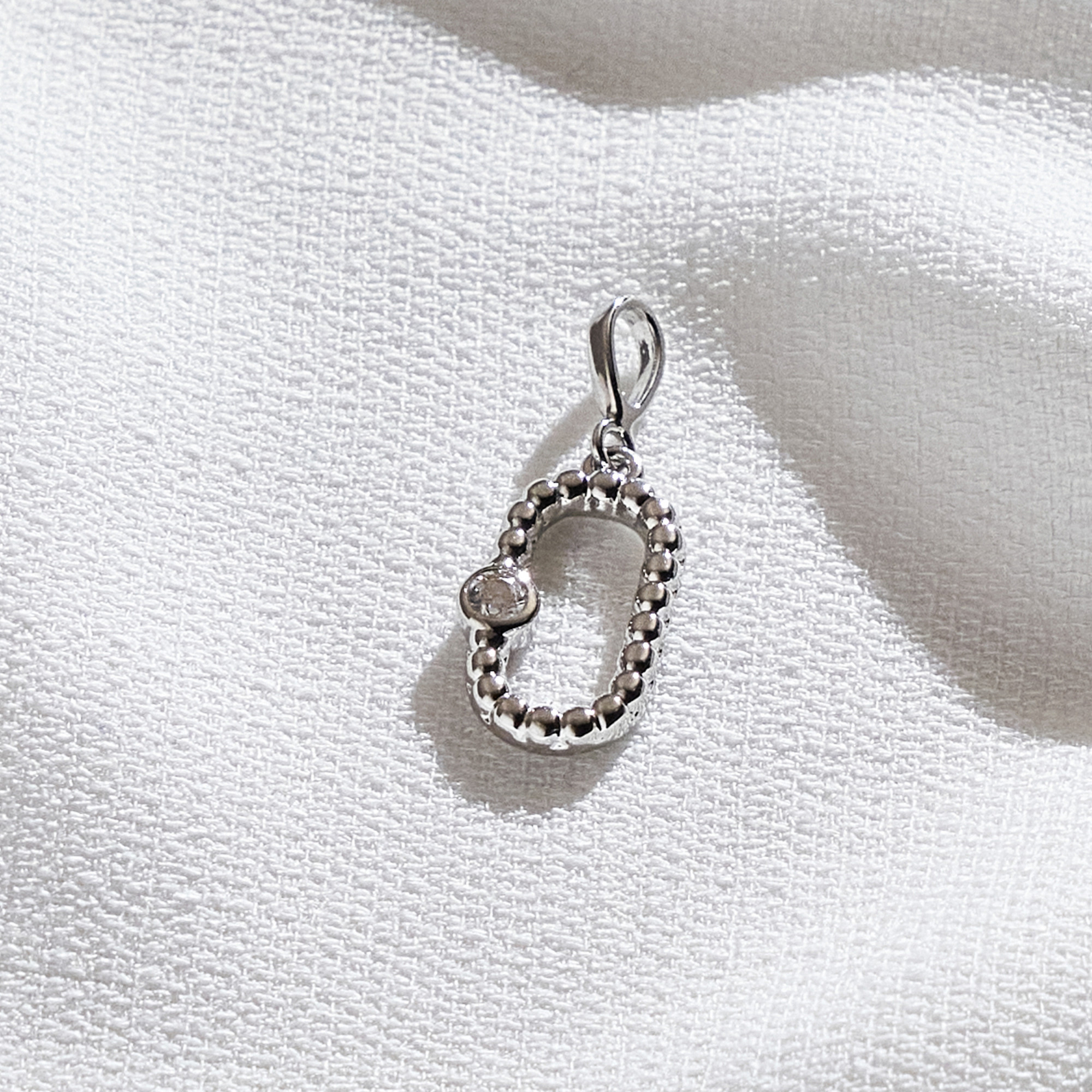 Pingente Dasha O Banho Ródio Branco