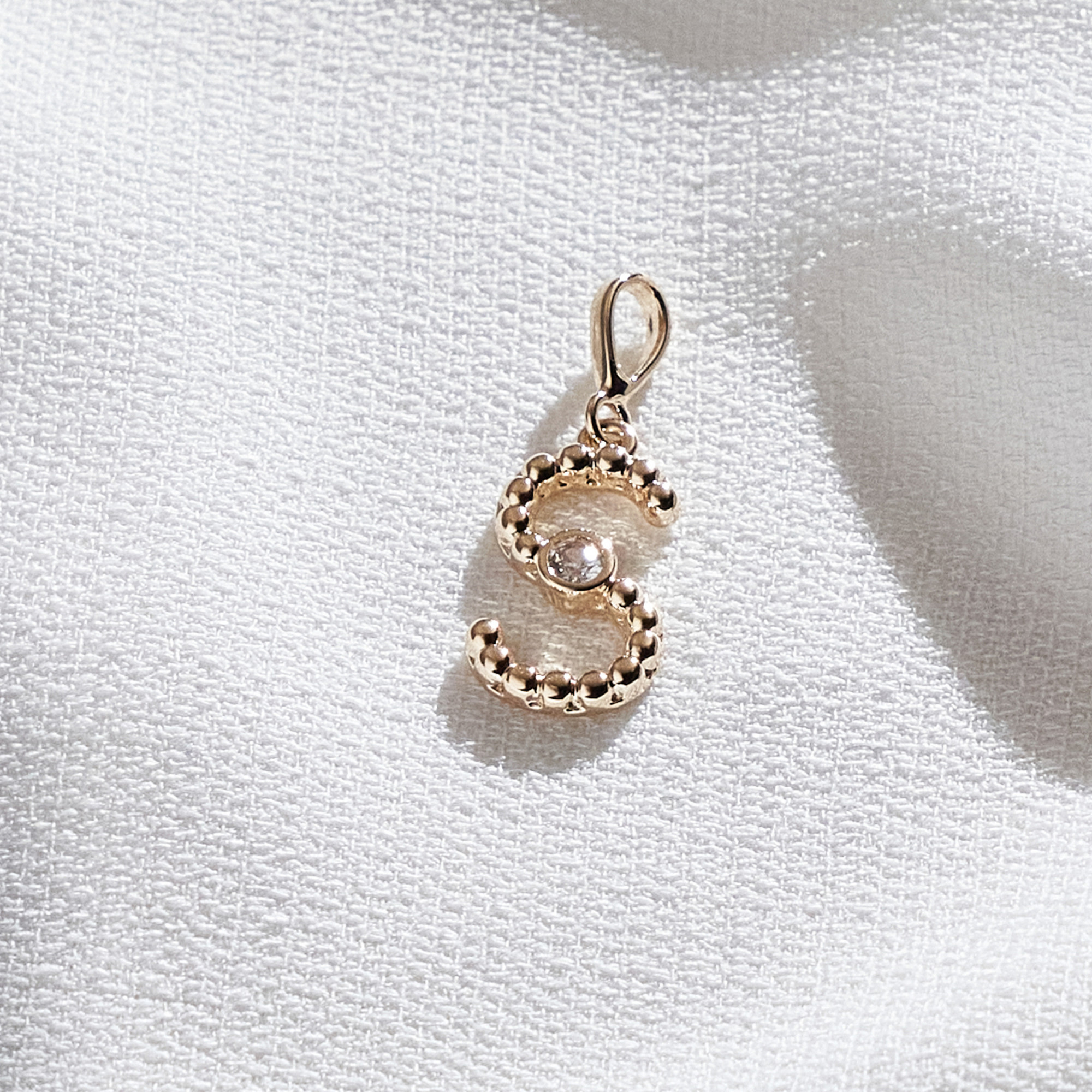 Pingente Dasha S Banho Ouro 18k