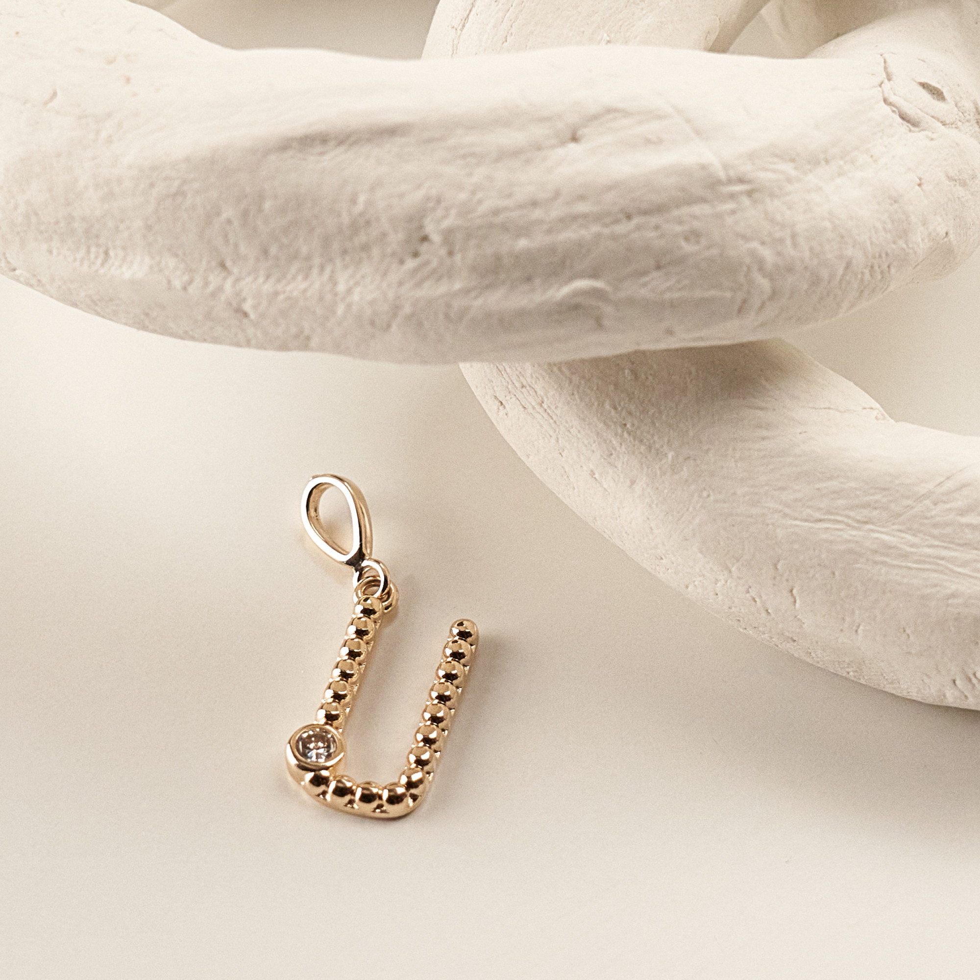 Pingente Dasha U Banho Ouro 18k