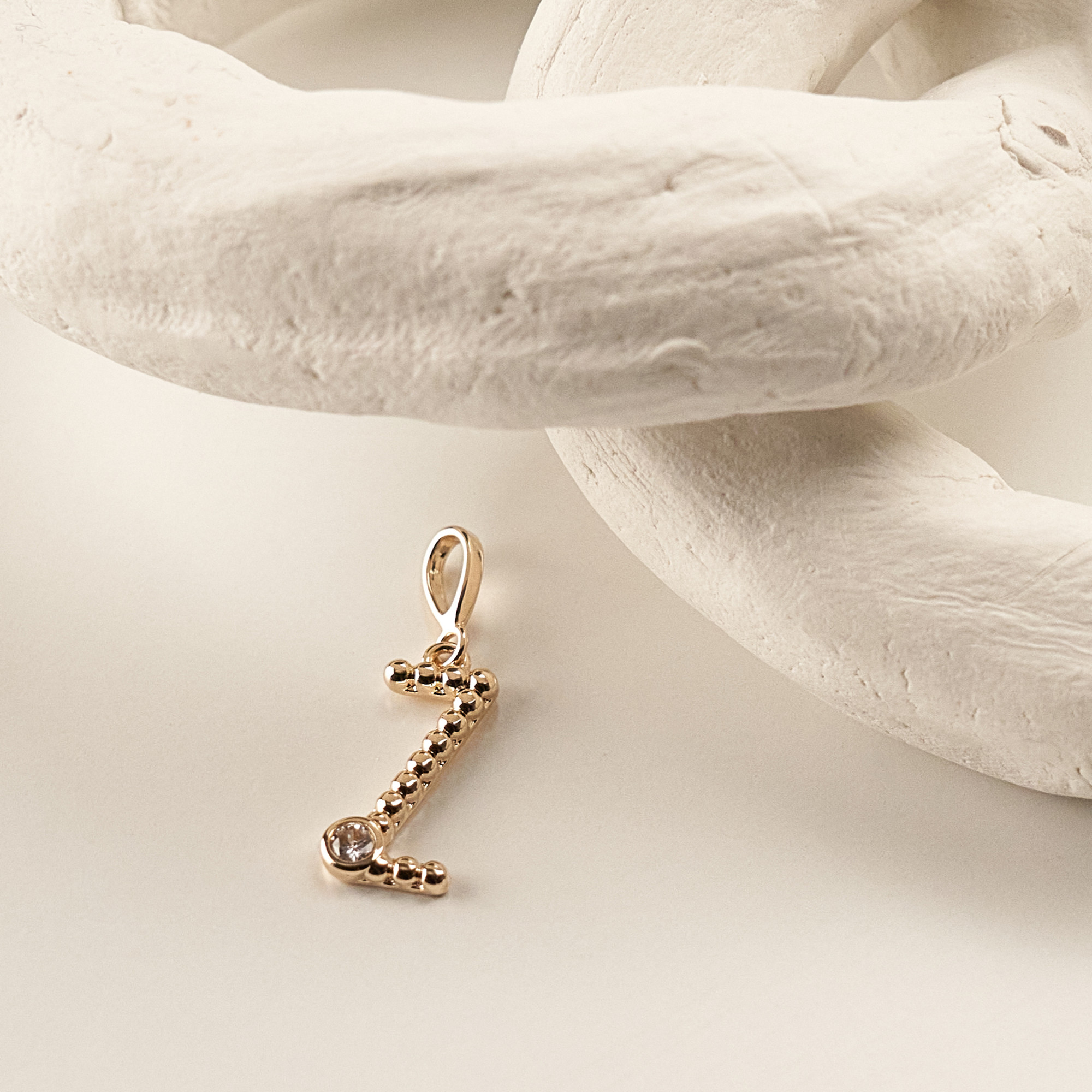 Pingente Dasha Z Banho Ouro 18k