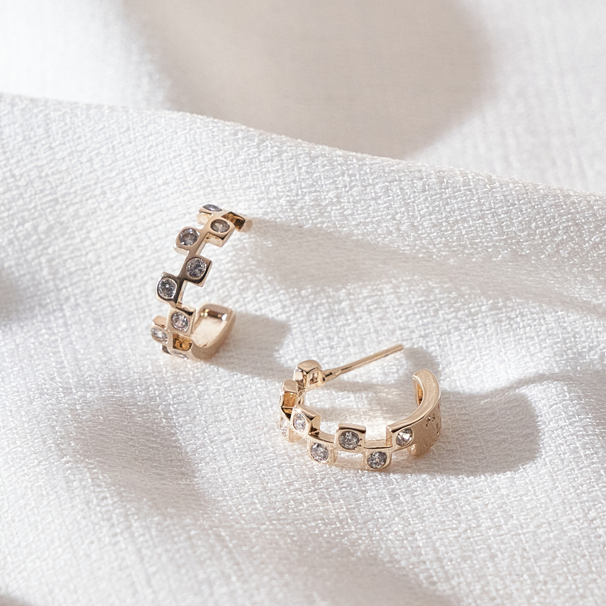 Brinco Tessa Banho Ouro 18k