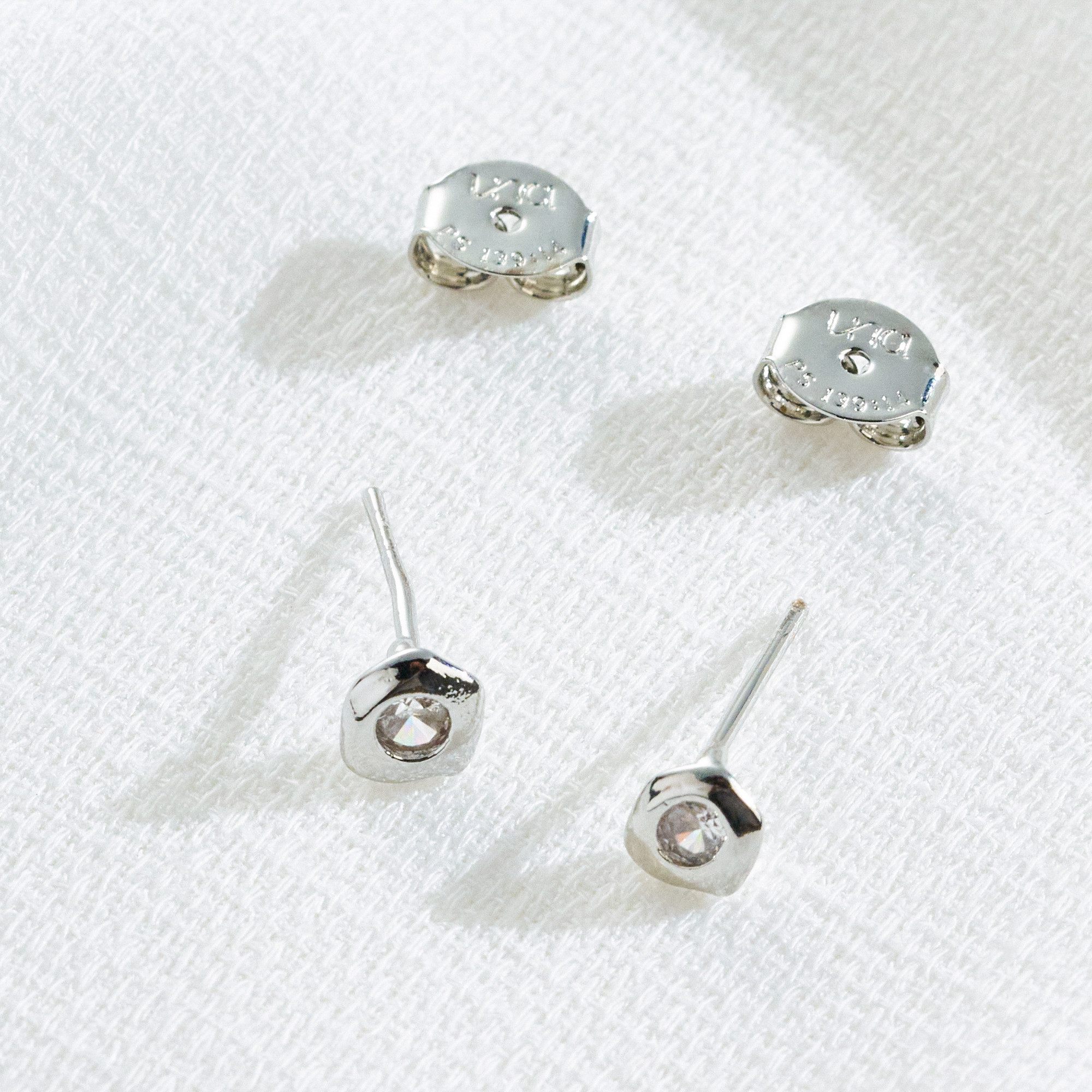 Brinco Jamila Banho Ródio Branco