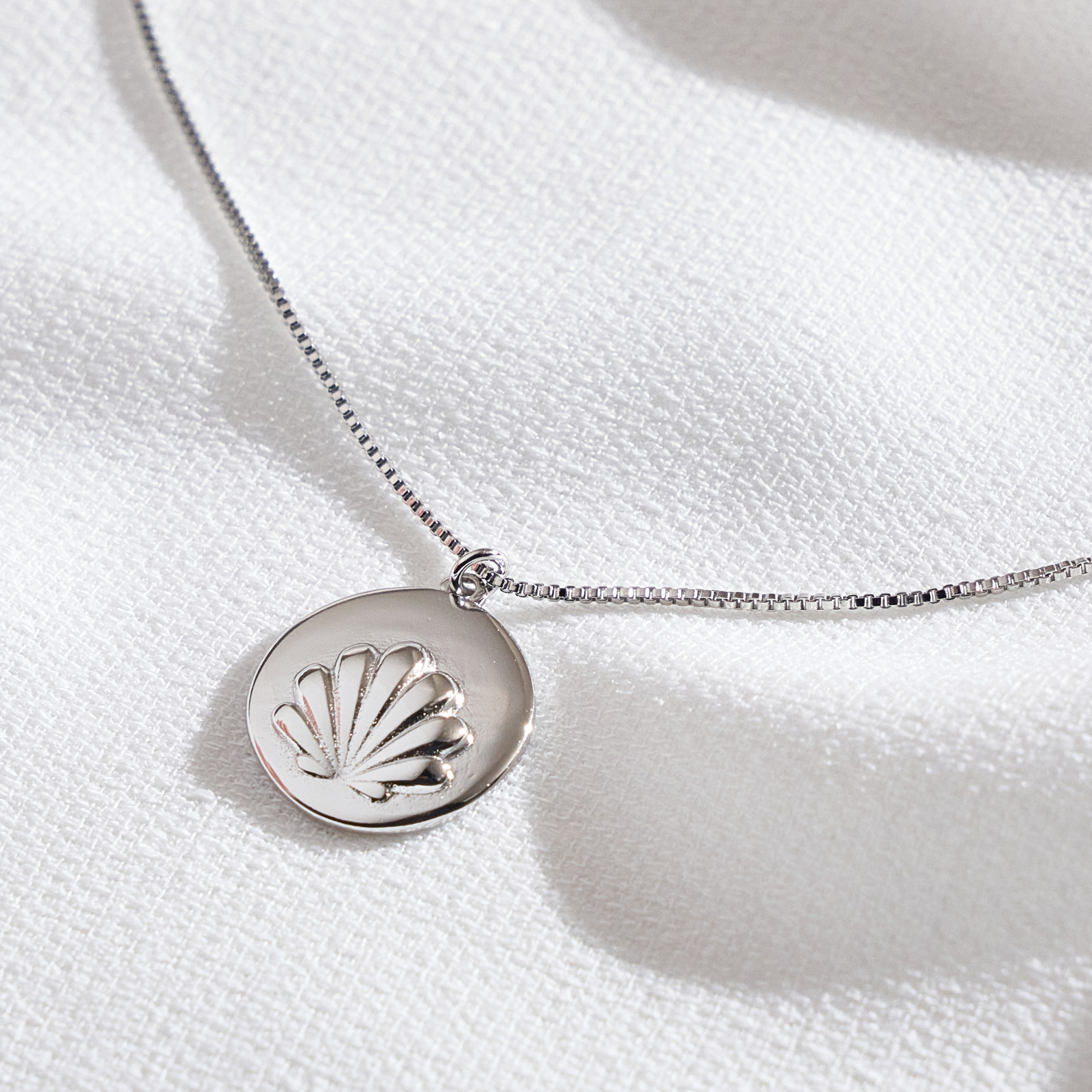 Colar Quezia Banho Ródio Branco