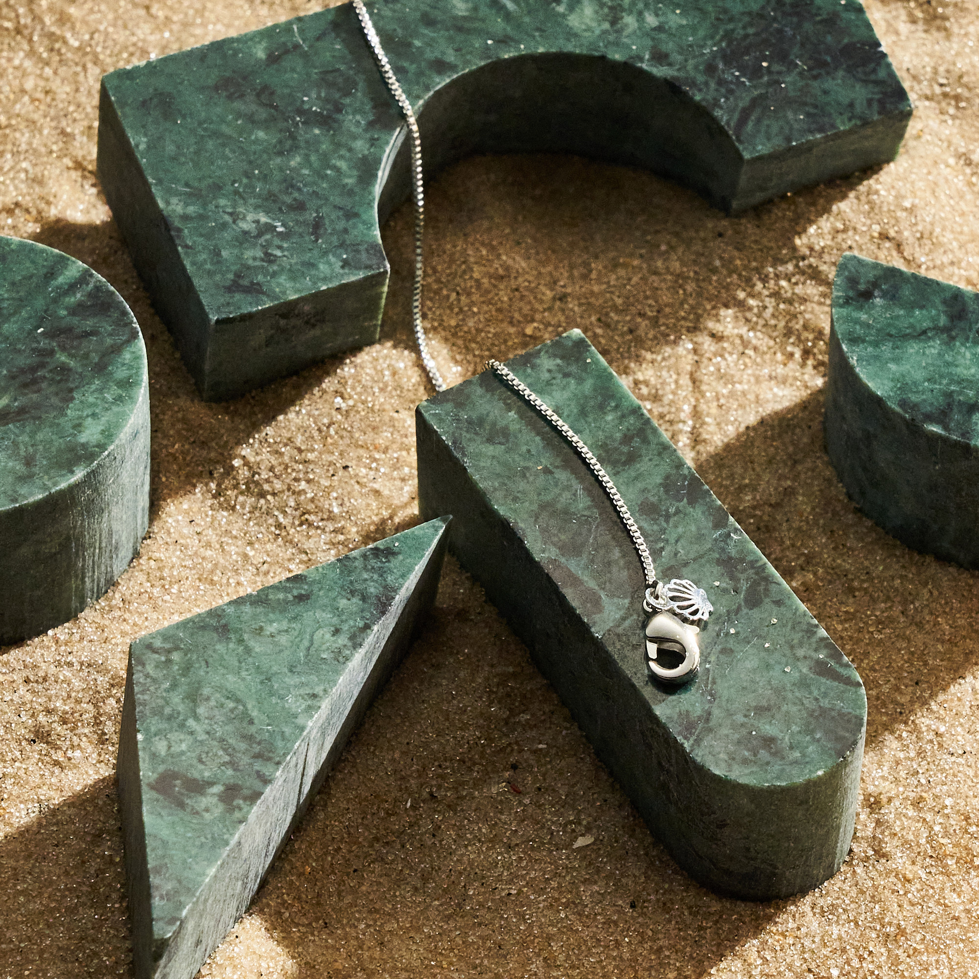 Colar Belinda Banho Ródio Branco