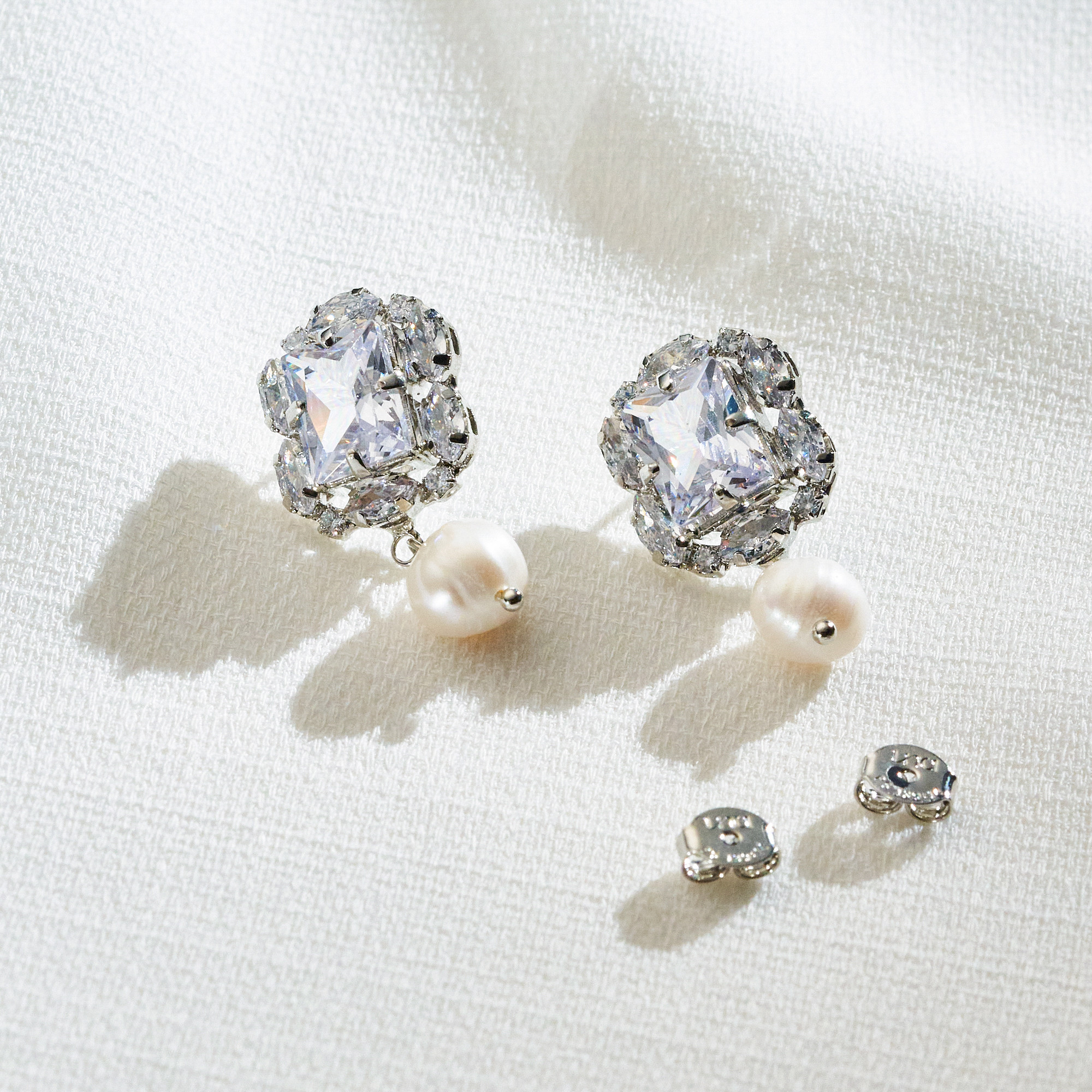 Brinco Venice Banho Ródio Branco