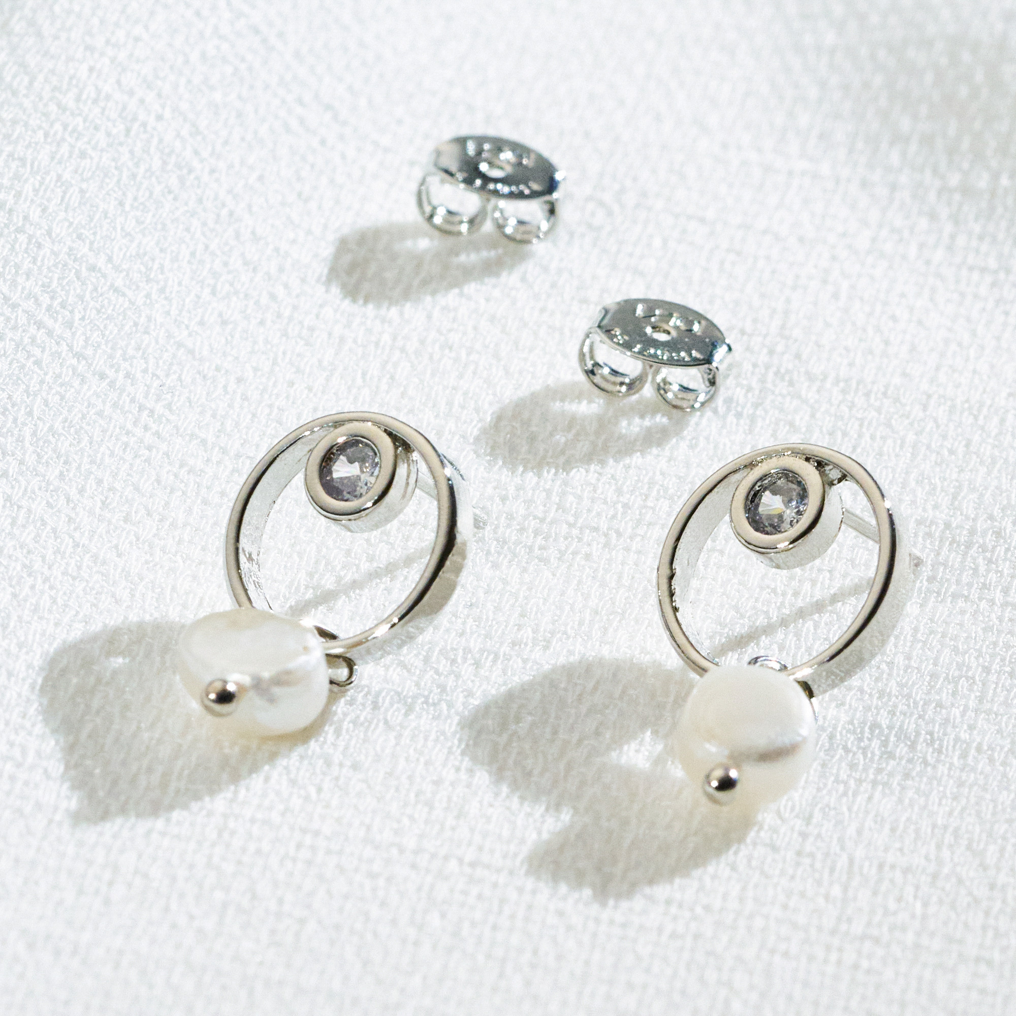 Brinco Nori Banho Ródio Branco