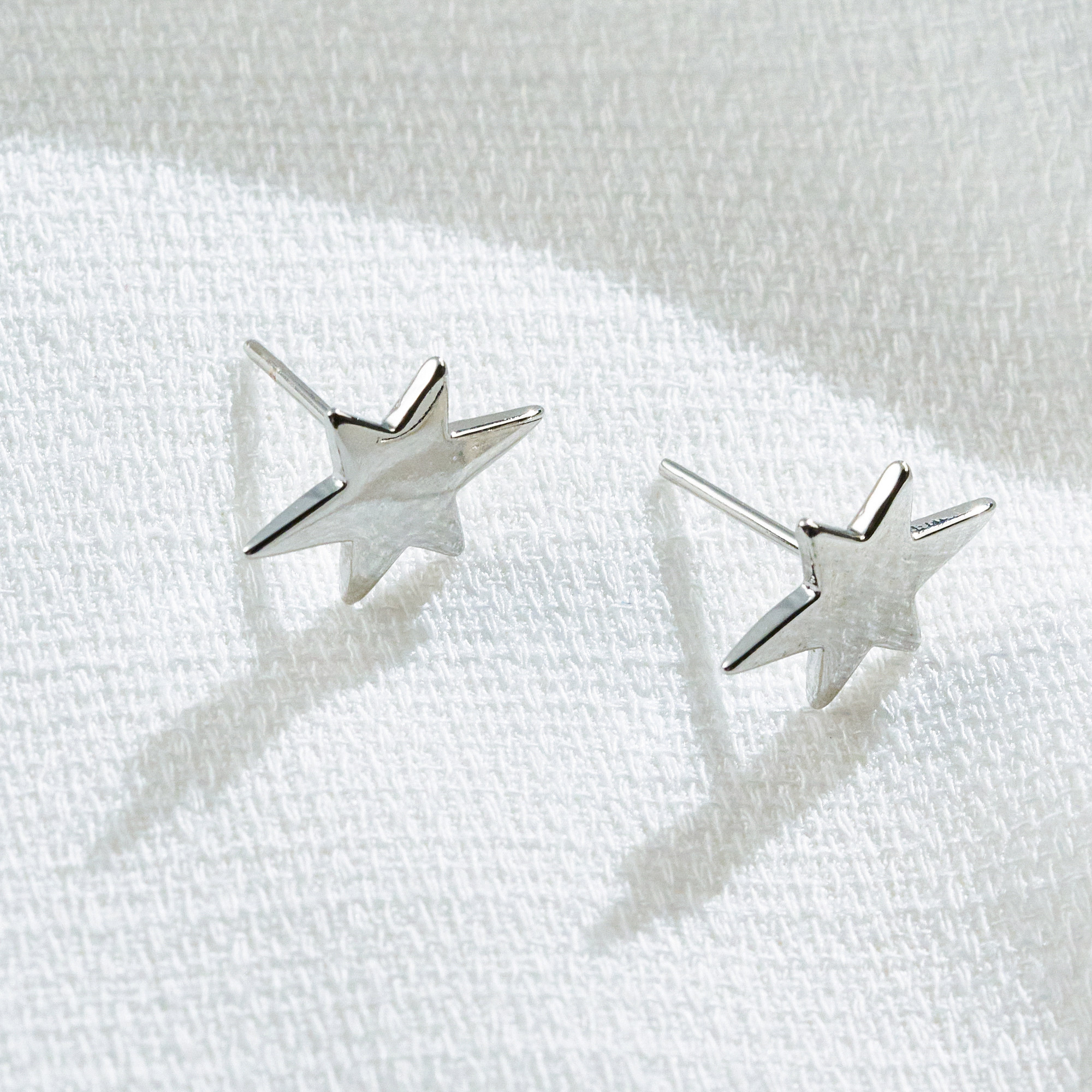 Brinco Izar Banho Ródio Branco