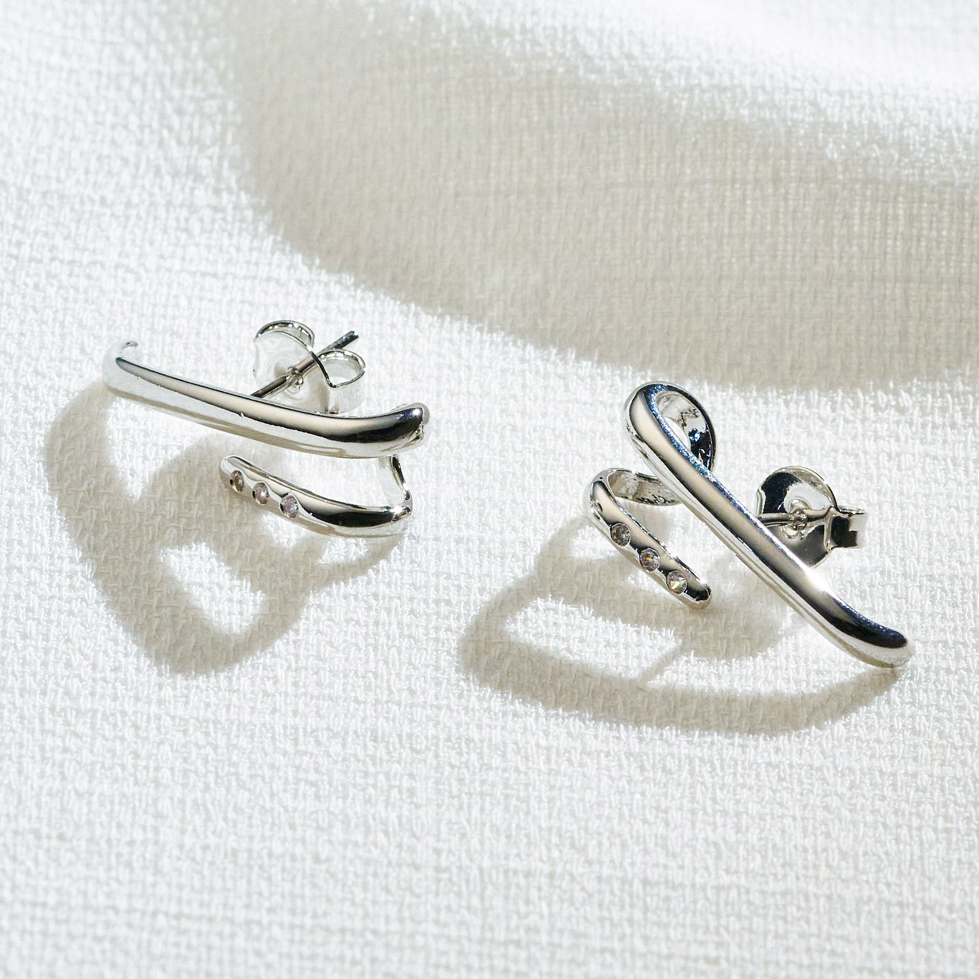 Brinco Bonnie Banho Ródio Branco