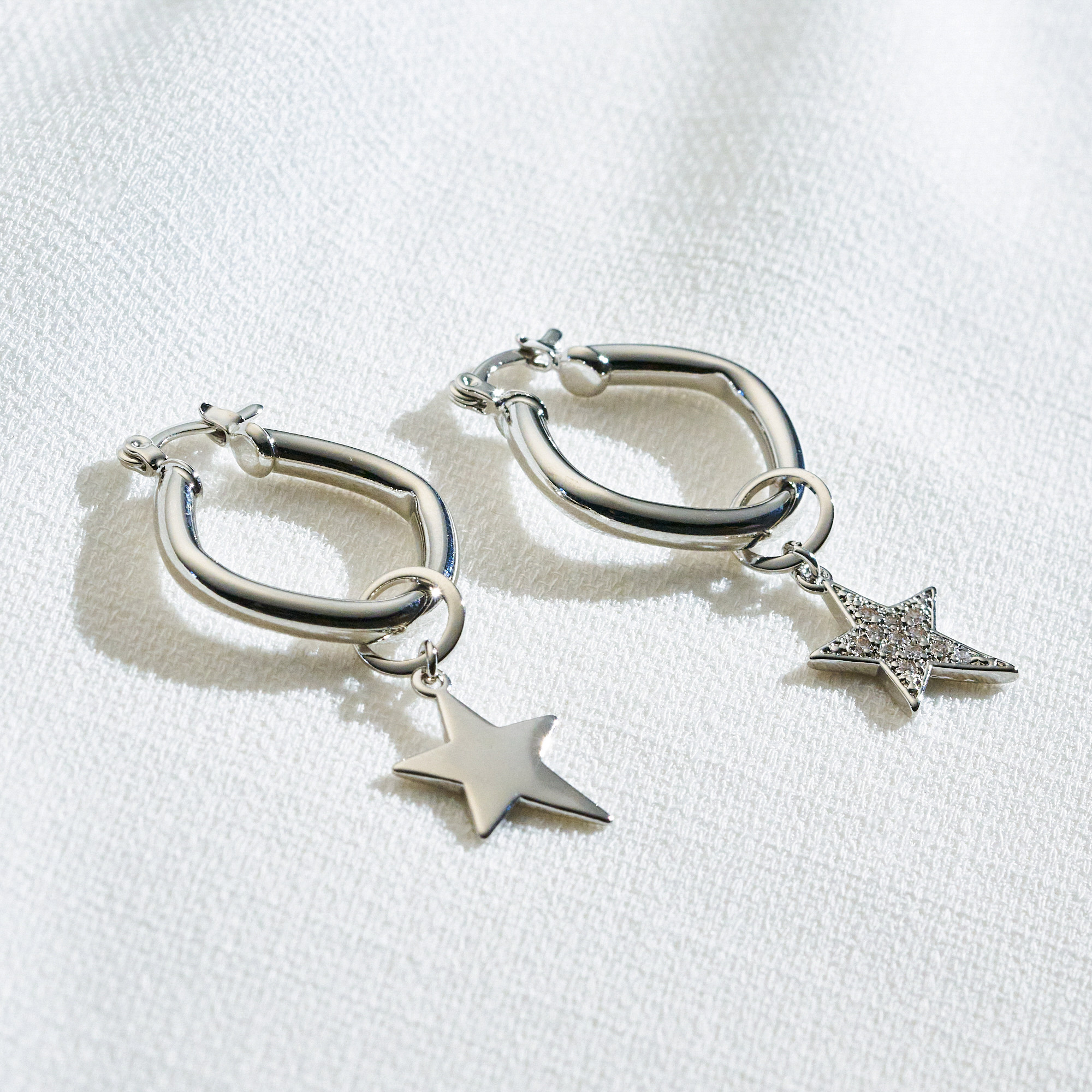 Brinco Bellatrix Banho Ródio Branco