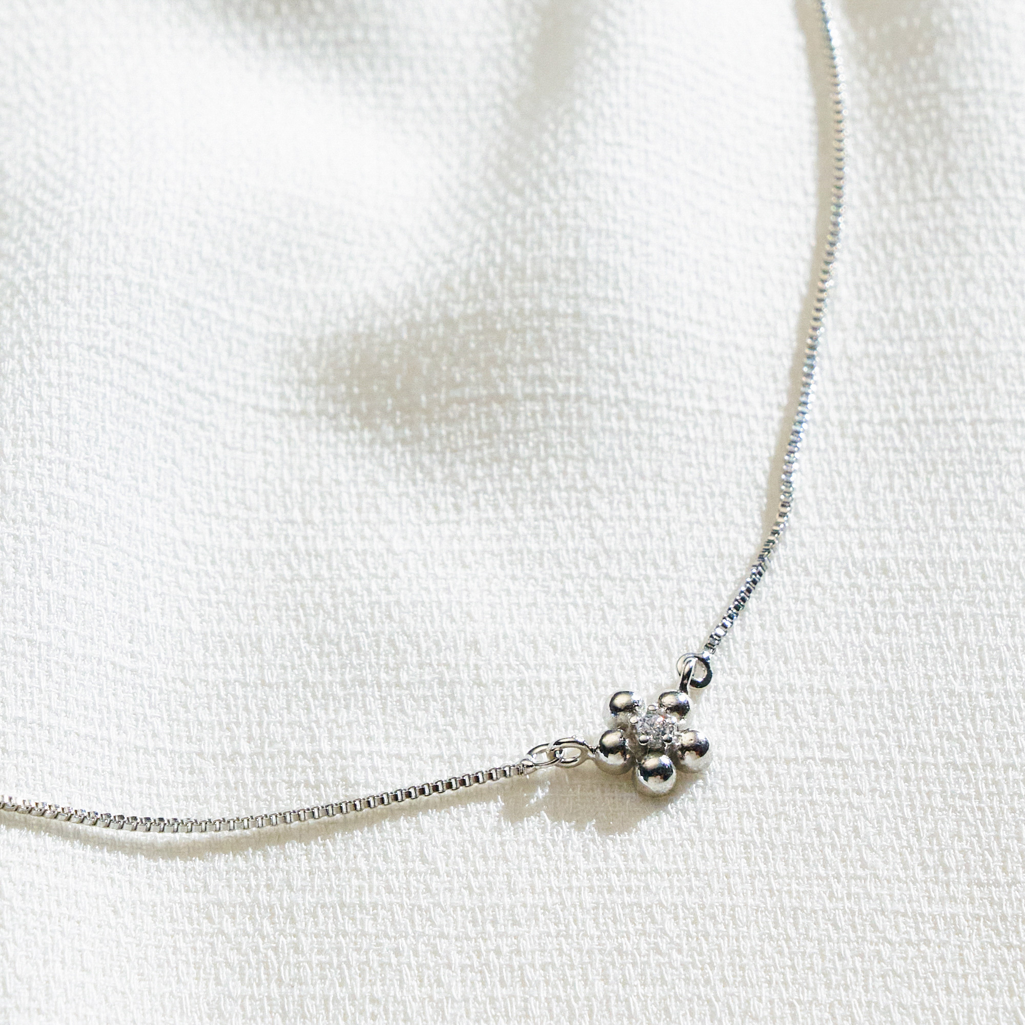 Colar Allie Banho Ródio Branco