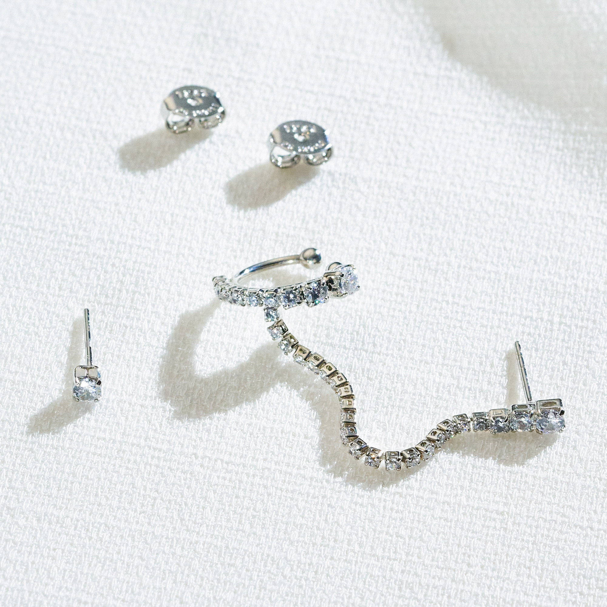 Brinco Hilary Banho Ródio Branco