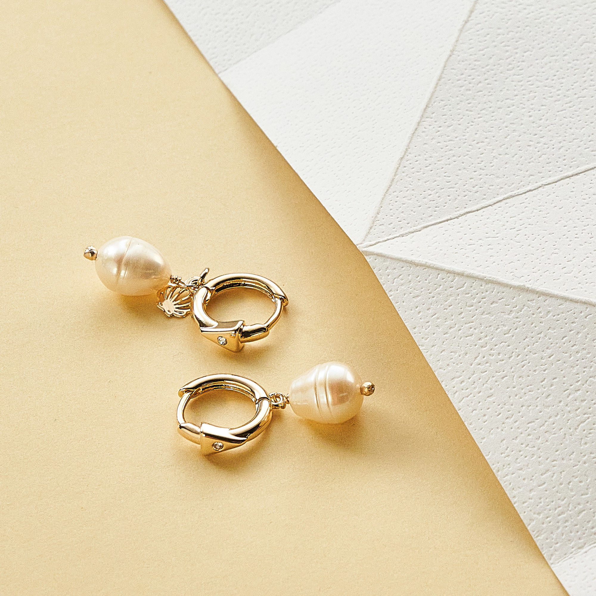 Brinco Thamires Banho Ouro 18k