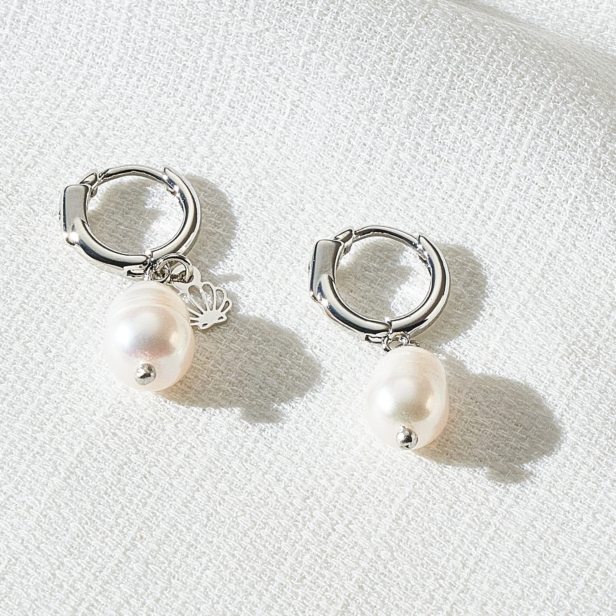 Brinco Thamires Banho Ródio Branco