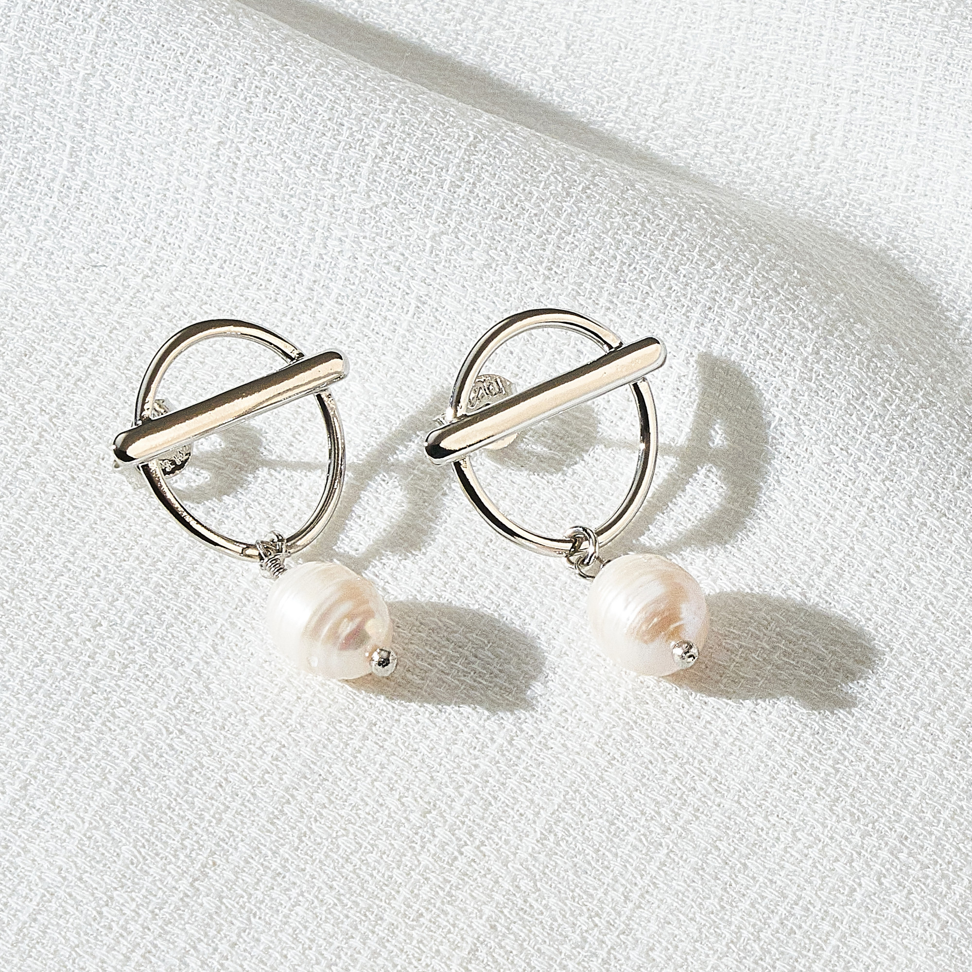 Brinco Melina Banho Ródio Branco