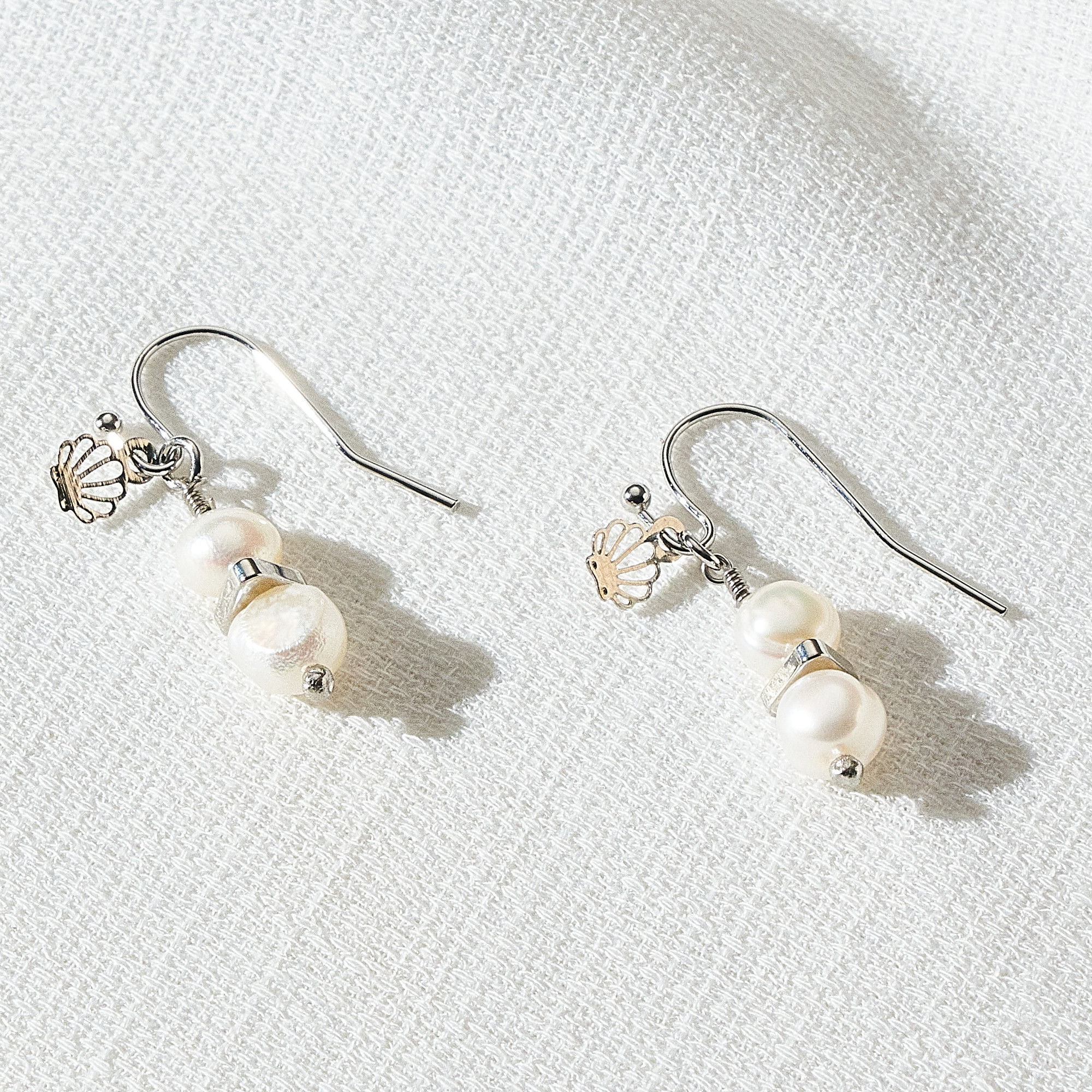 Brinco Damiana Banho Ródio Branco