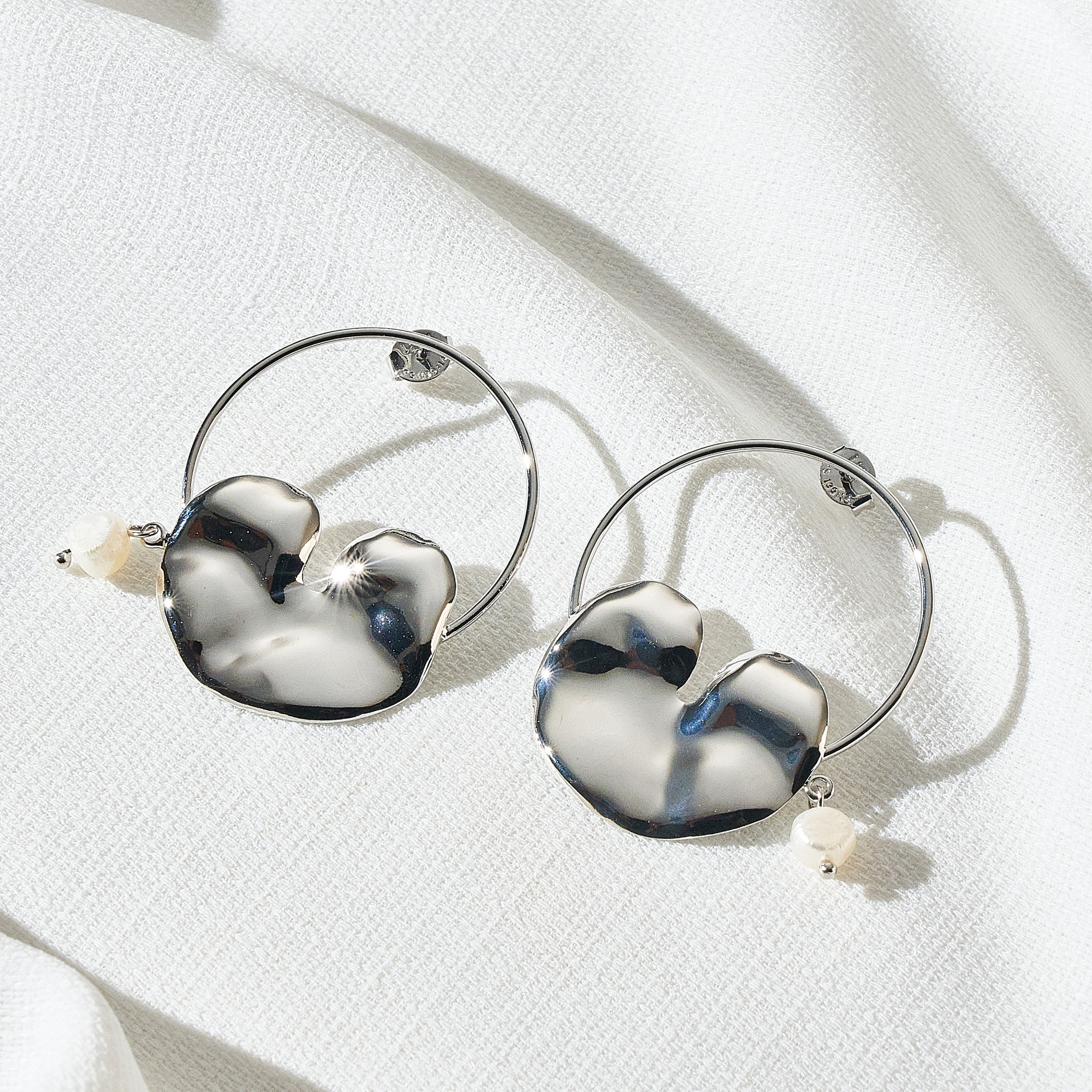 Brinco Quitéria Banho Ródio Branco