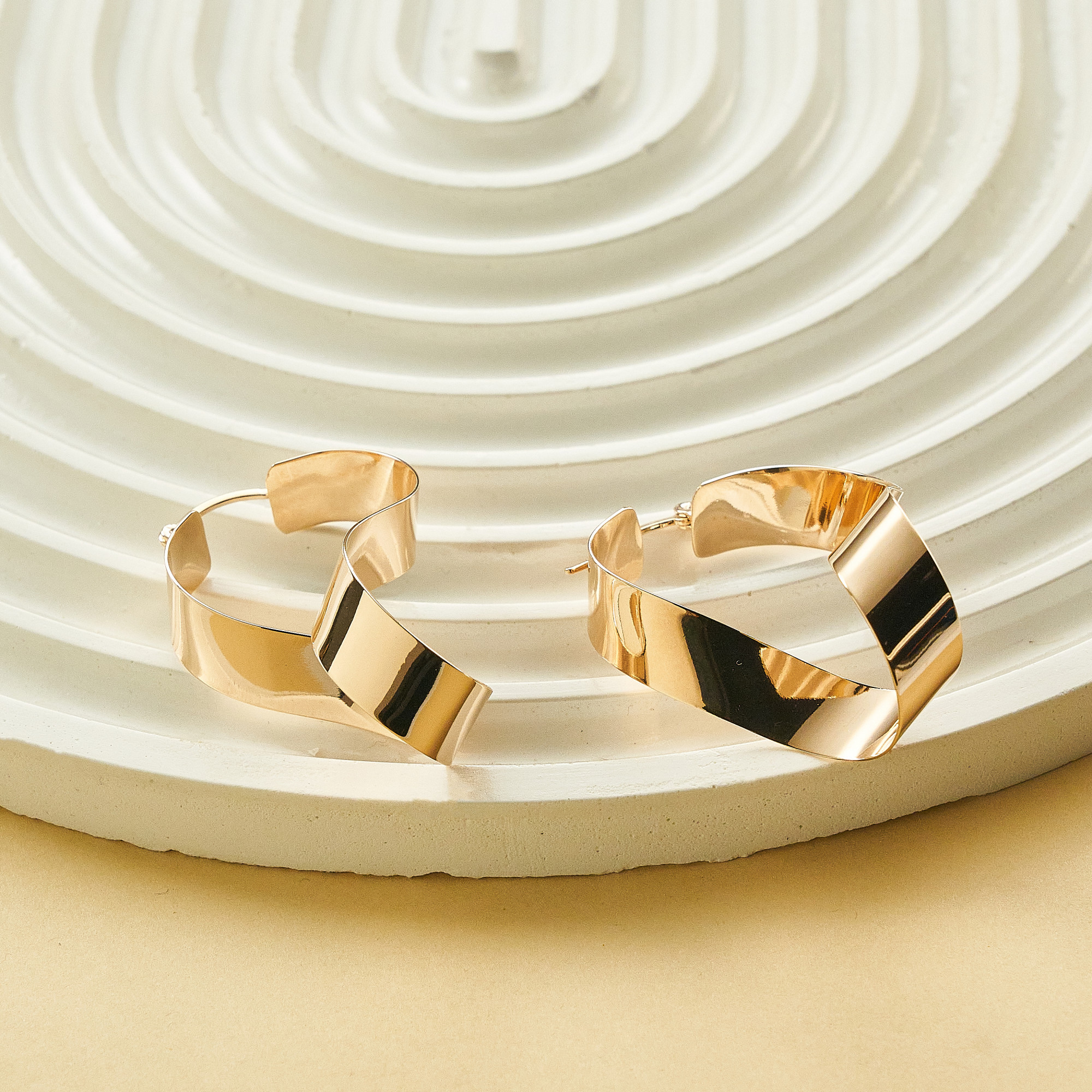 Brinco Connie Banho Ouro 18k