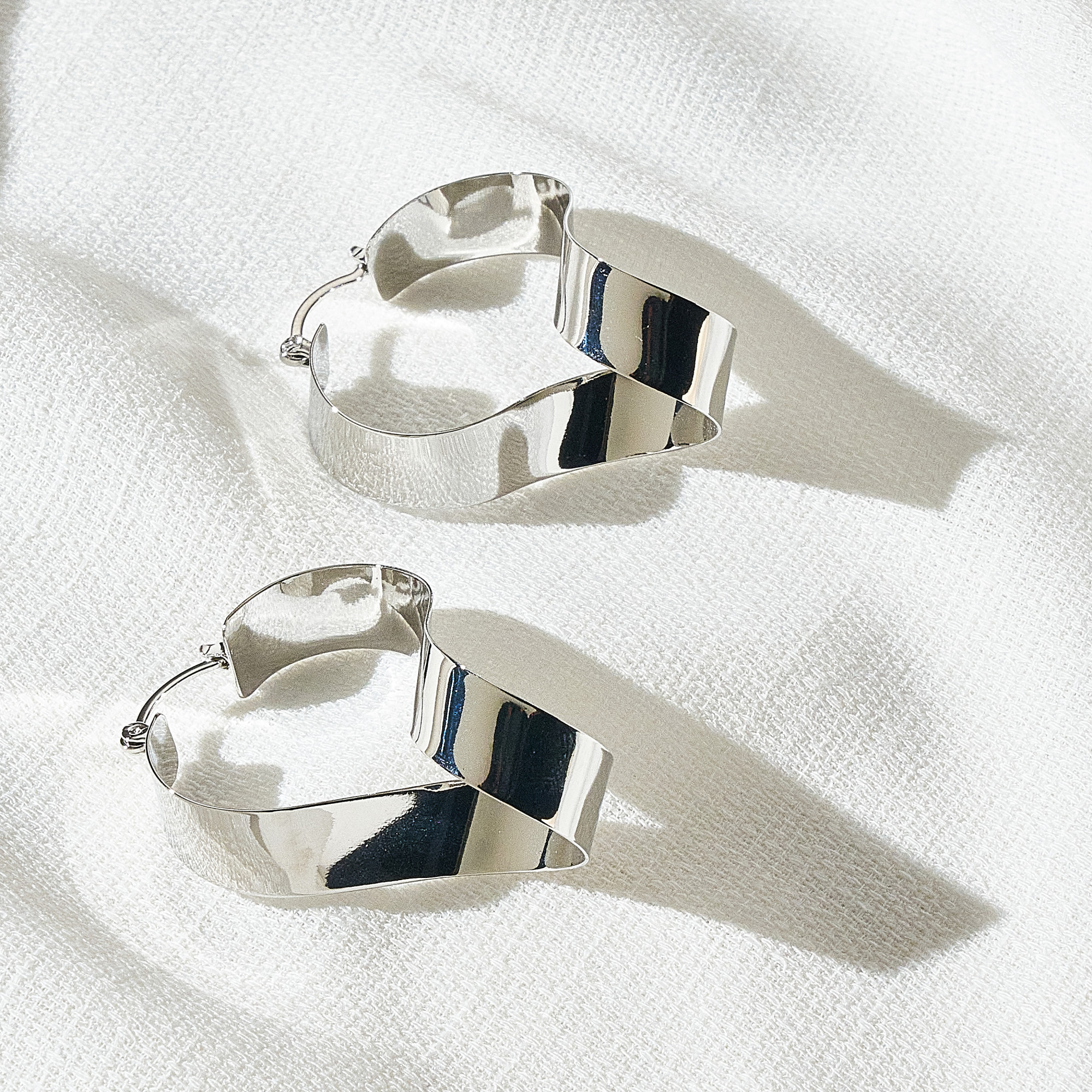 Brinco Connie Banho Ródio Branco