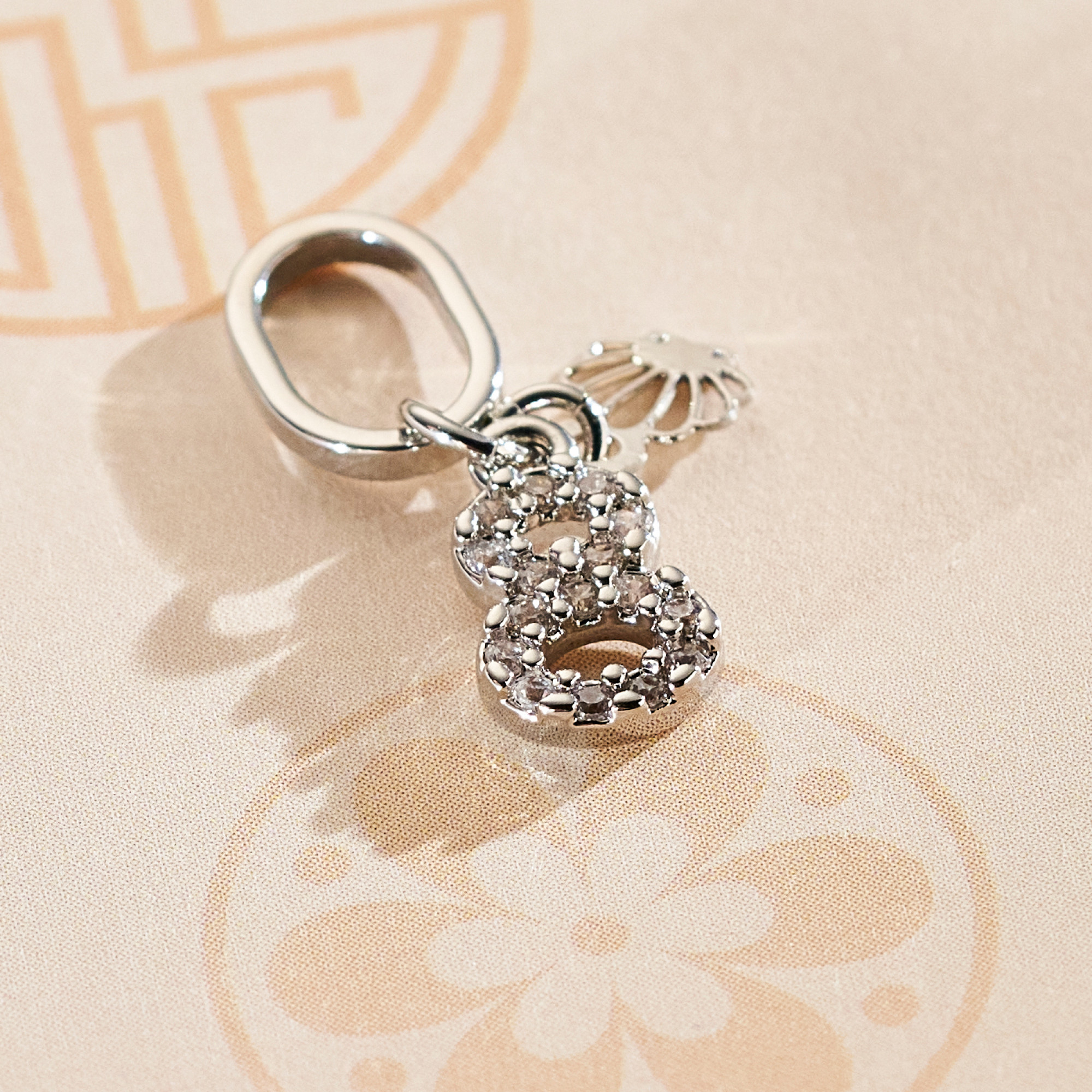 Pingente Dae 8 Banho Ródio Branco